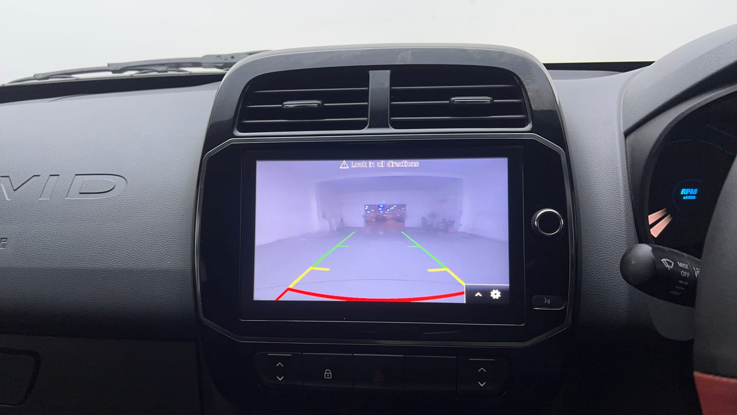 Used 2021 Renault Kwid RXT 1.0 Opt Petrol Manual top_features Rear camera