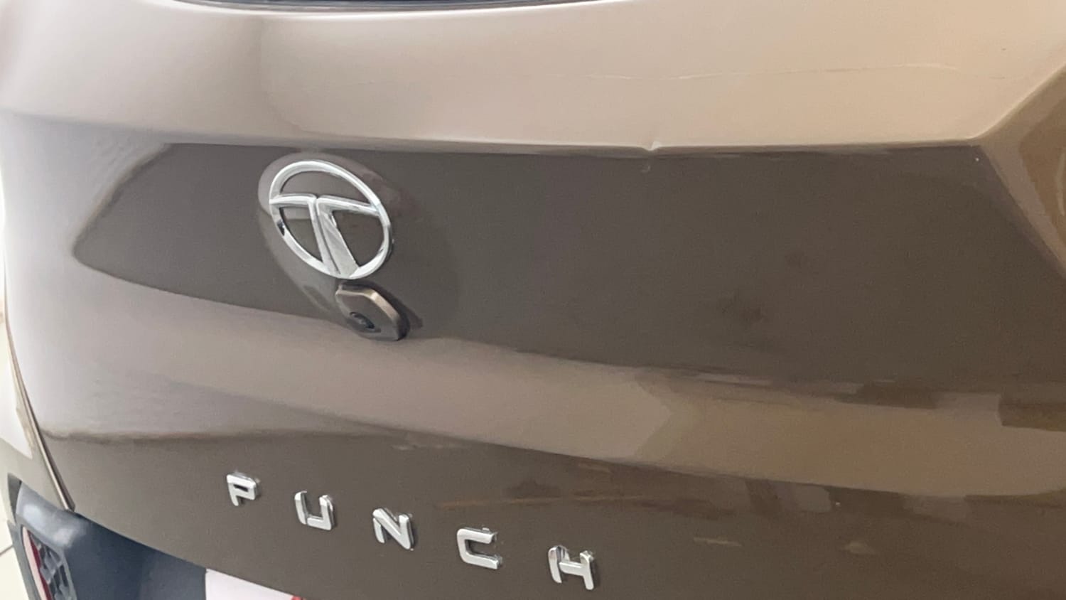 Used 2022 Tata Punch Accomplished Dazzle Pack MT Petrol Manual dents MINOR DENT