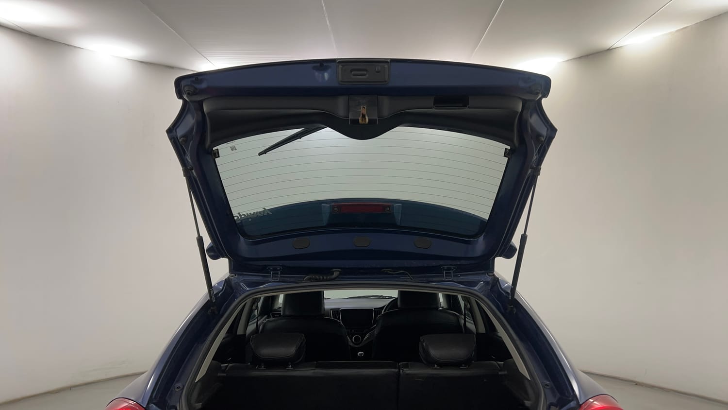 Used 2019 Maruti Suzuki Baleno Zeta Petrol Manual interior DICKY DOOR OPEN VIEW