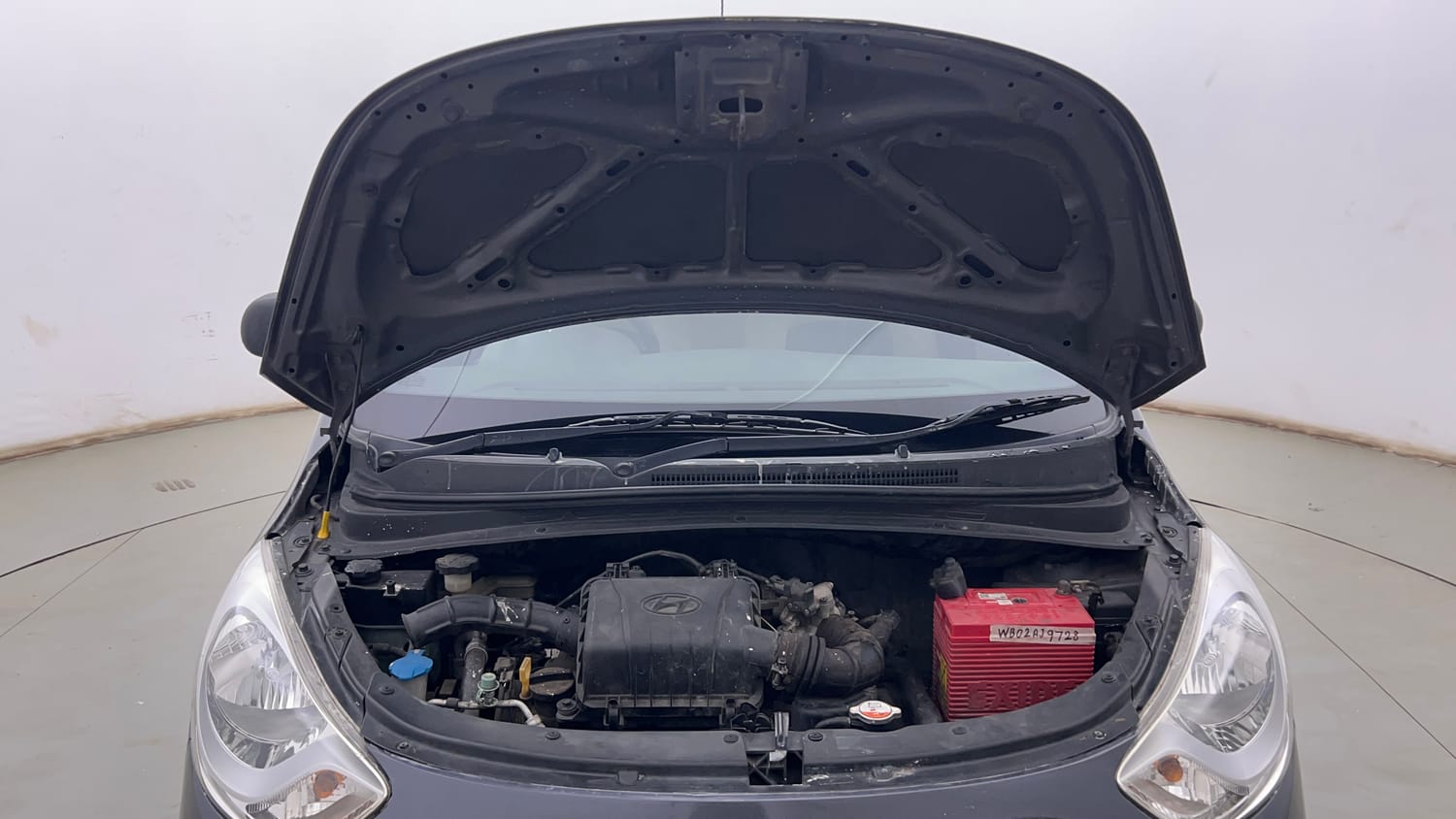 Used 2016 Hyundai i10 Magna 1.1 iRDE2 Petrol Manual engine ENGINE & BONNET OPEN FRONT VIEW