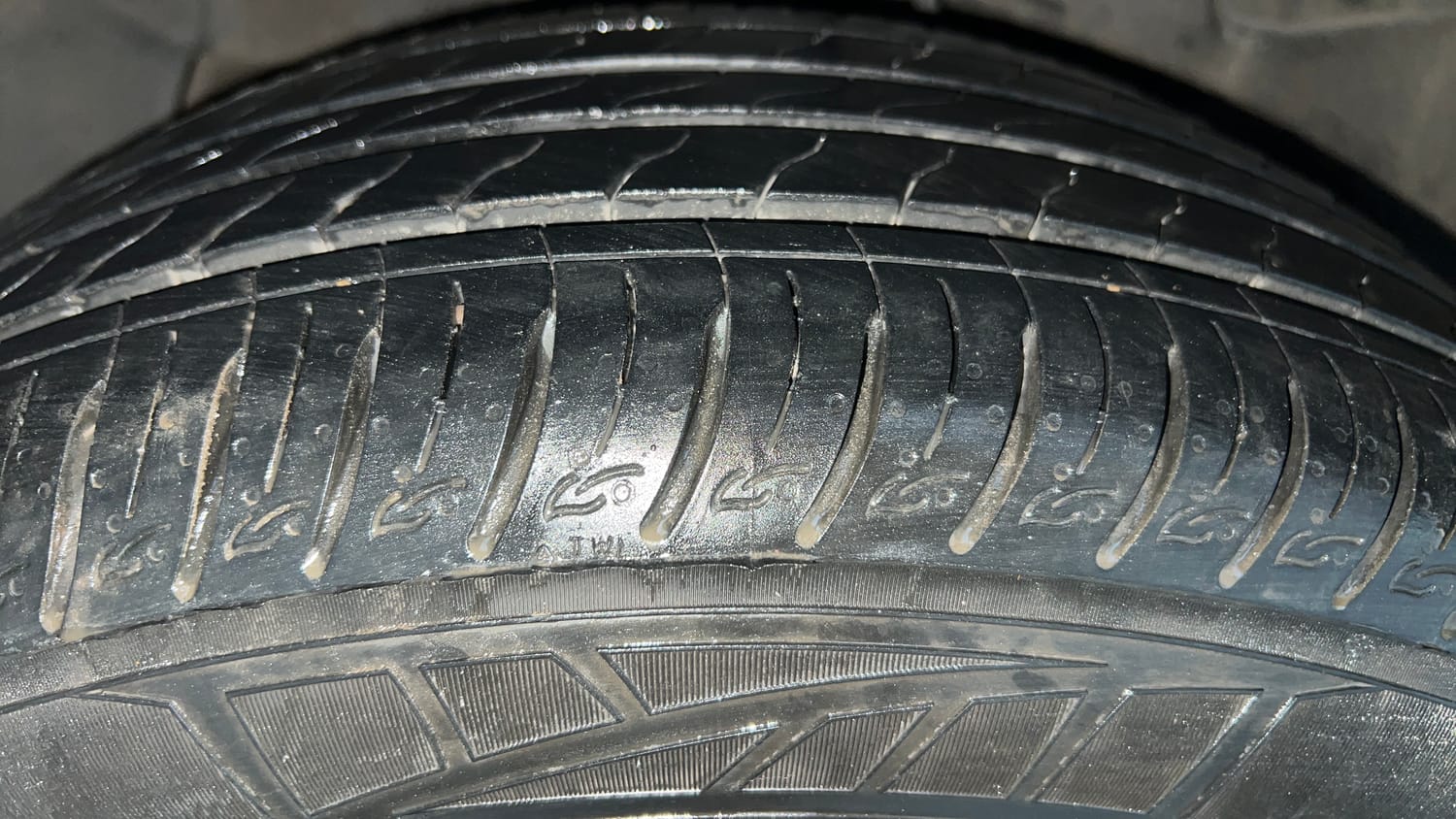 Used 2023 Tata Nexon XM Plus (S) Petrol Manual tyres RIGHT REAR TYRE TREAD VIEW