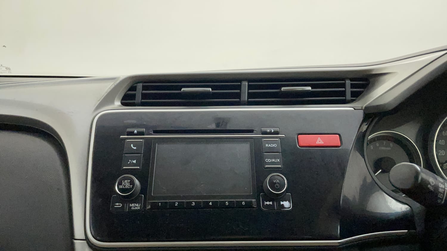 Used 2015 Honda City V Petrol Manual top_features Integrated (in-dash) music system