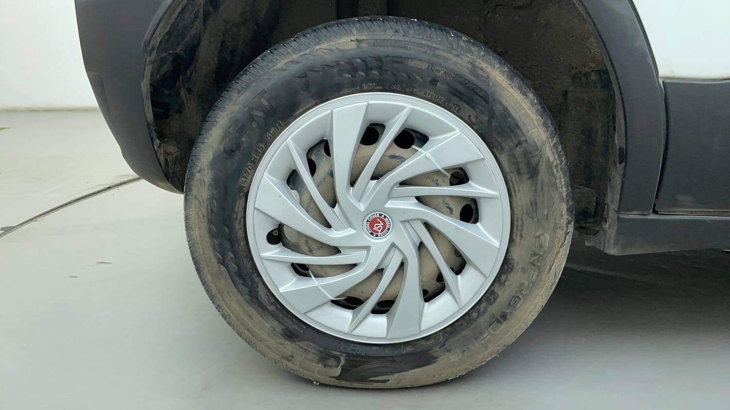 Used 2024 Tata Punch Adventure Rhythm CNG Cng Manual tyres RIGHT REAR TYRE RIM VIEW
