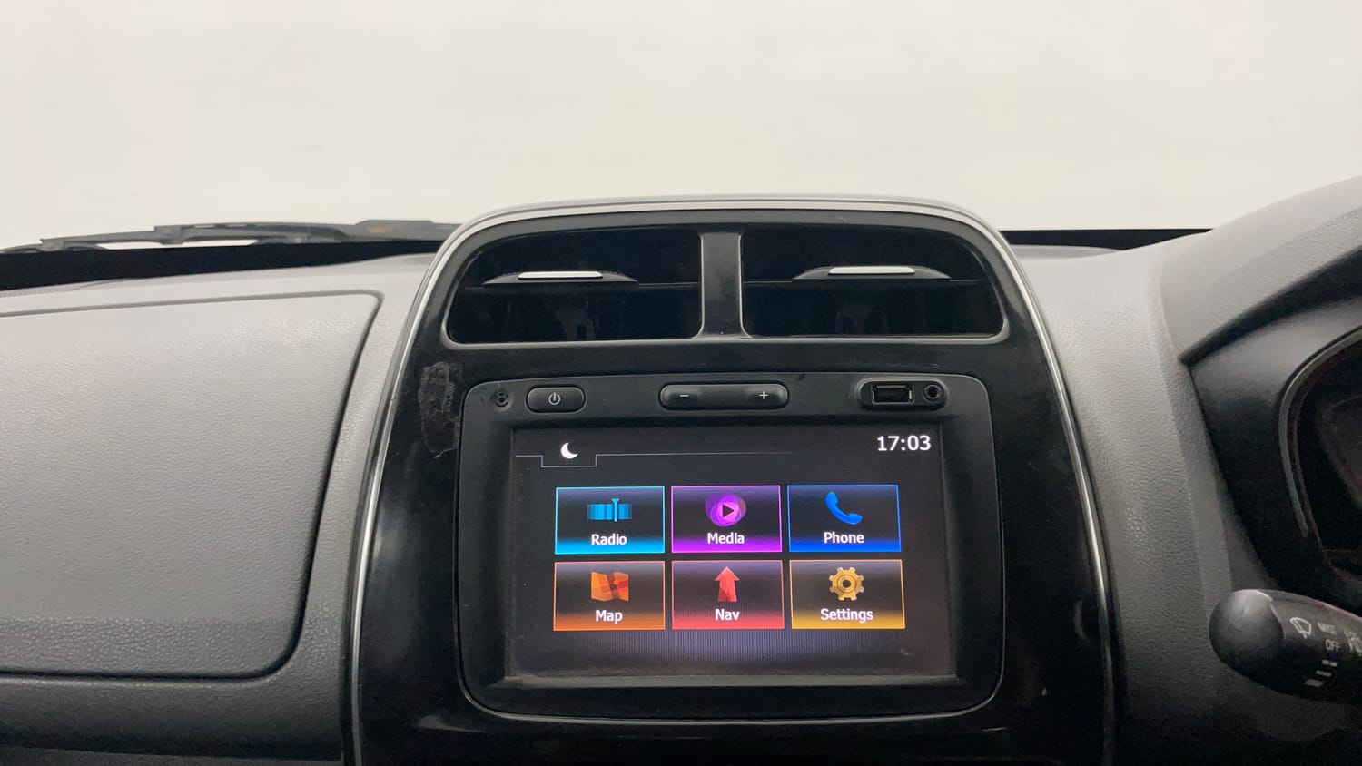 Used 2018 Renault Kwid 1.0 RXT Petrol Manual top_features Integrated (in-dash) music system