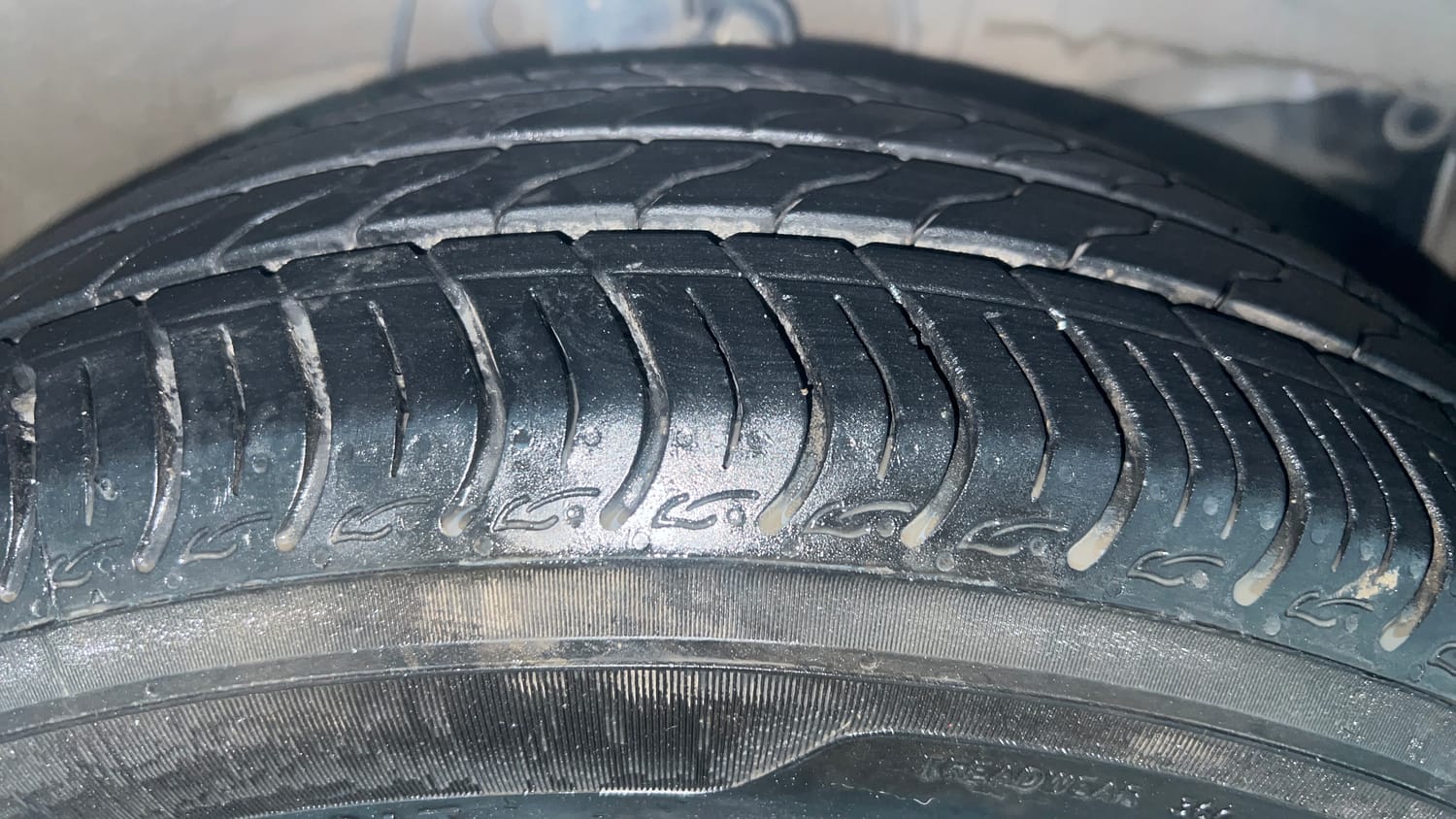 Used 2023 Honda City 4th Generation V Petrol Petrol Manual tyres RIGHT FRONT TYRE TREAD VIEW