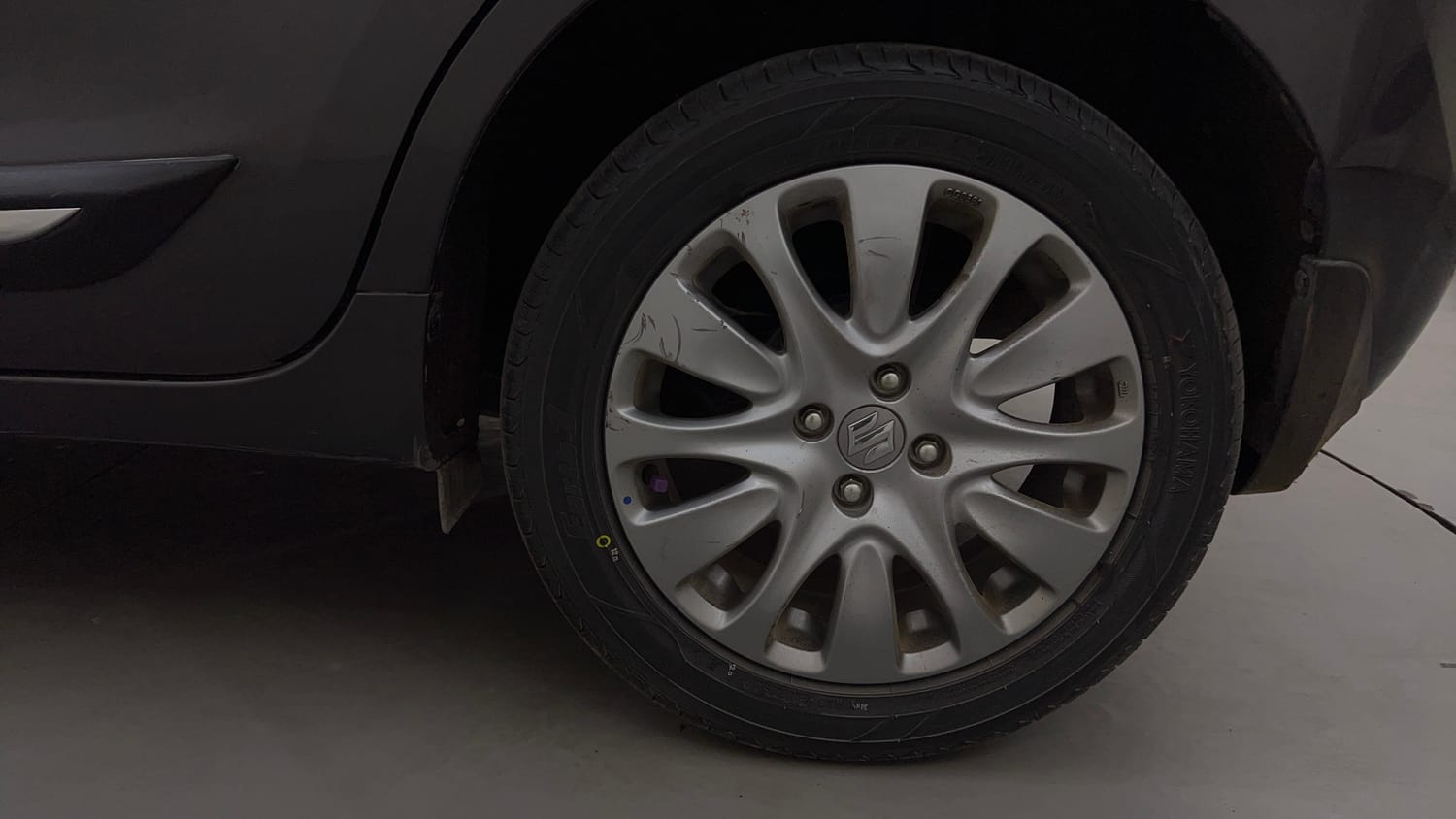 Used 2016 Maruti Suzuki Baleno Zeta 1.2 AT Petrol Automatic tyres LEFT REAR TYRE RIM VIEW