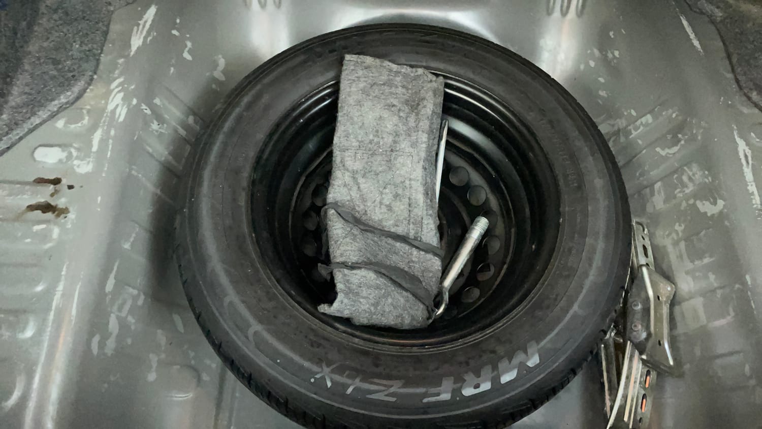 Used 2019 Honda Amaze 1.2 S MT Petrol Petrol Manual tyres SPARE TYRE VIEW