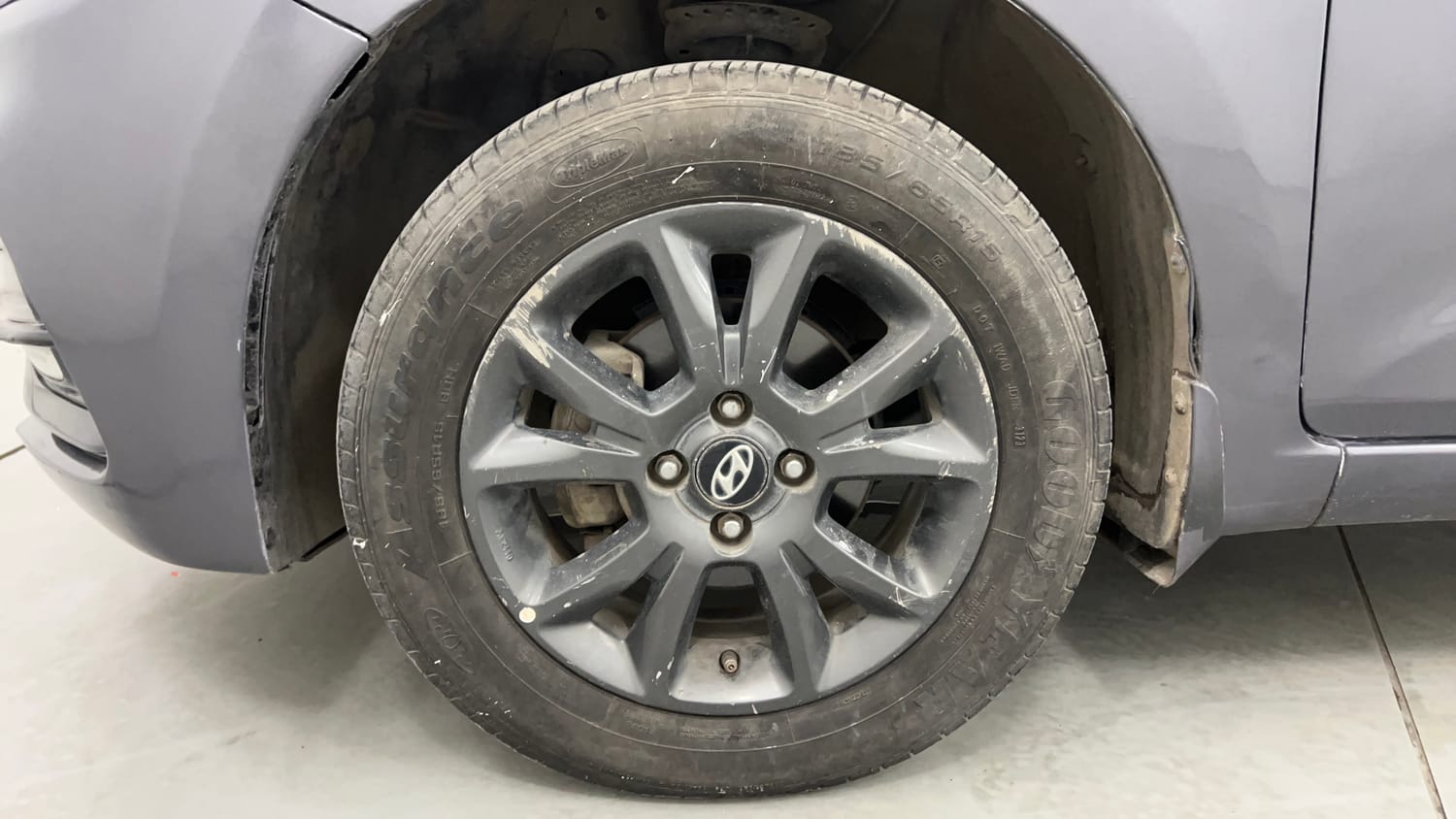 Used 2019 Hyundai Elite i20 Sportz Plus 1.2 Petrol Manual tyres LEFT FRONT TYRE RIM VIEW