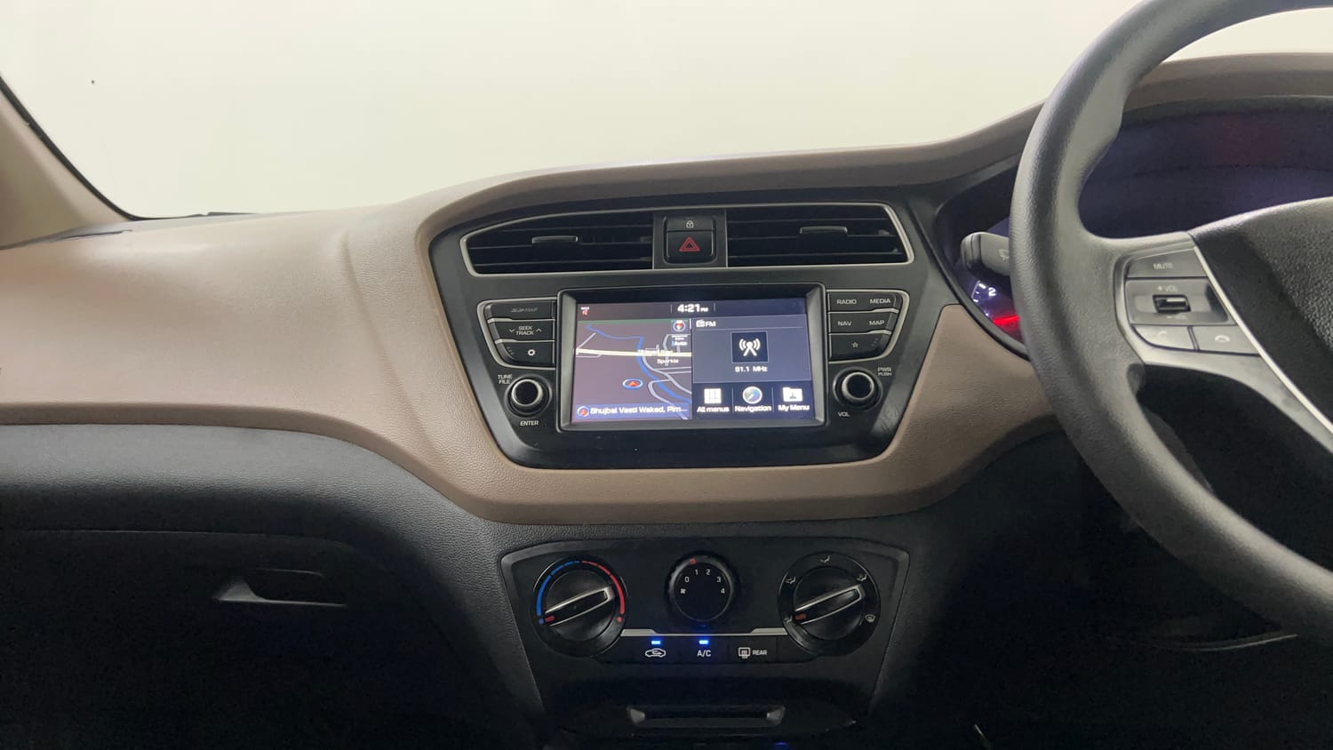 Used 2019 Hyundai Elite i20 Sportz Plus 1.2 Petrol Manual interior MUSIC SYSTEM & AC CONTROL VIEW