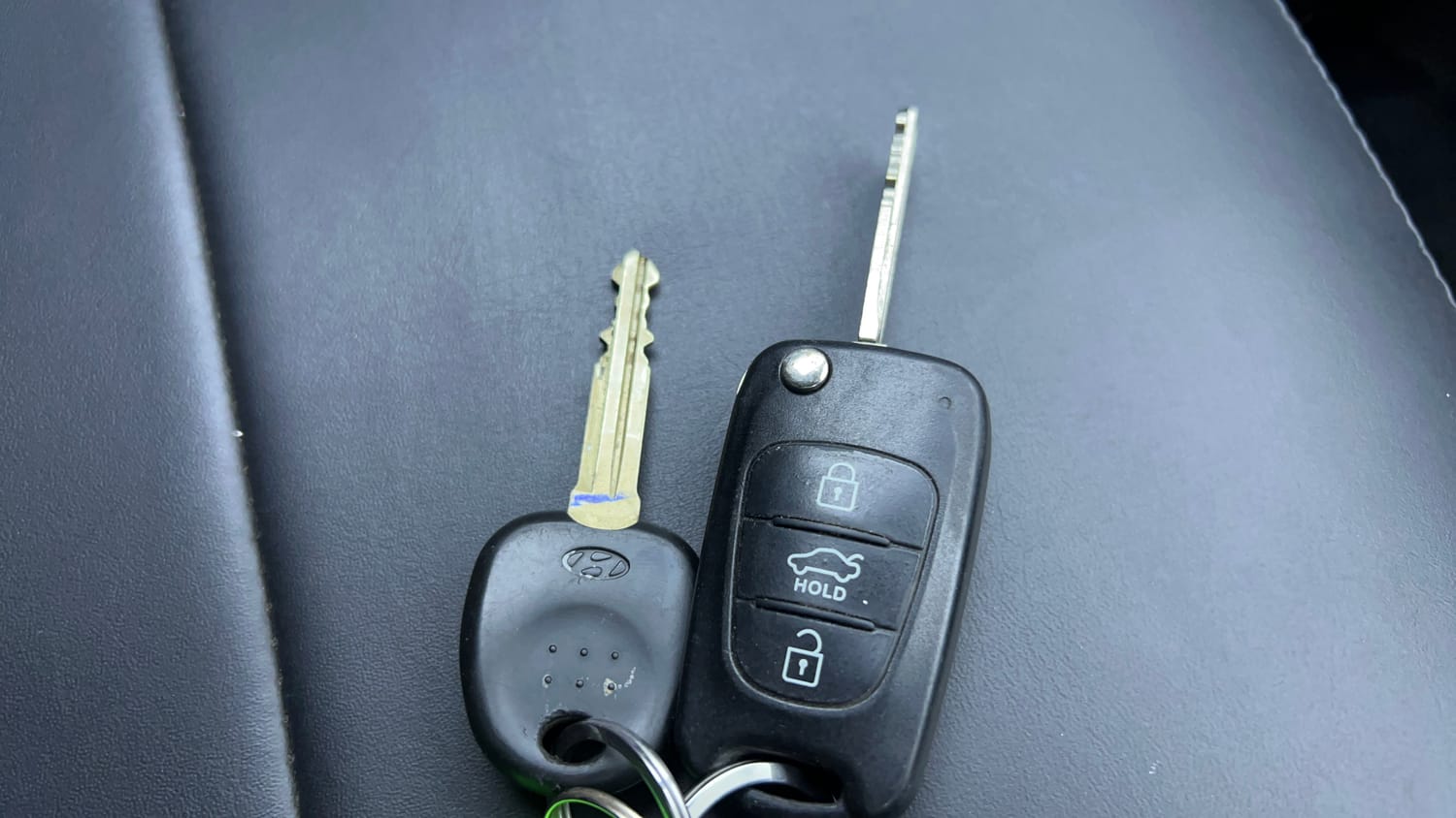 Used 2015 Hyundai i10 Sportz 1.1 iRDE2 Petrol Manual extra CAR KEY VIEW