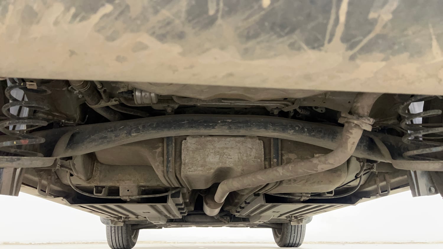 Used 2022 Toyota Urban Cruiser Mid Grade AT Petrol Automatic extra REAR UNDERBODY VIEW (TAKEN FROM REAR)