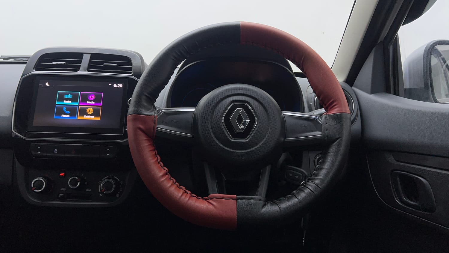 Used 2021 Renault Kwid RXT 1.0 Opt Petrol Manual interior STEERING VIEW
