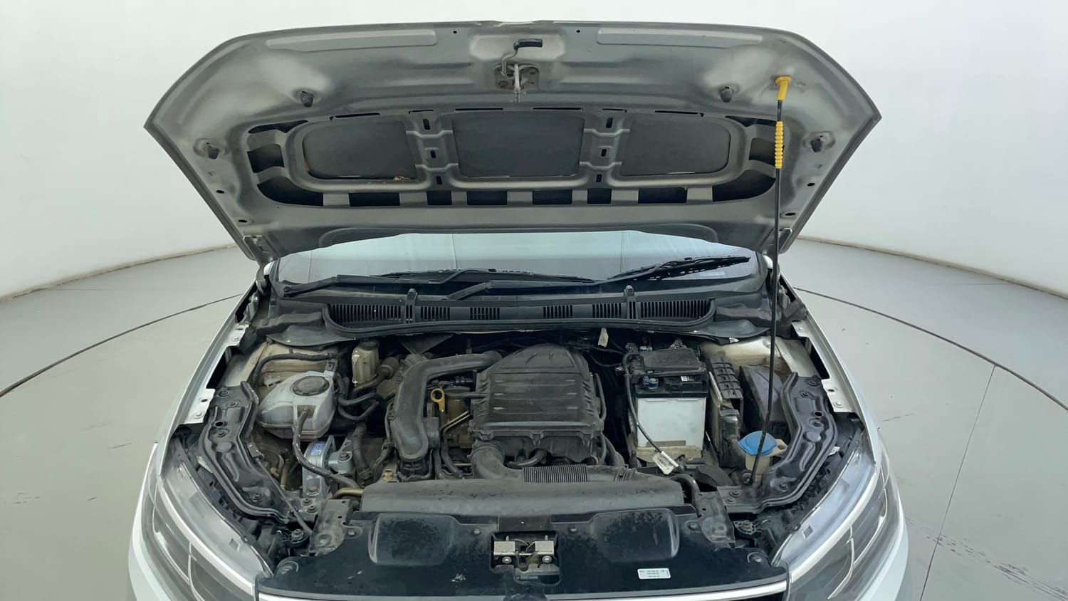 Used 2022 Volkswagen Virtus Highline 1.0 TSI MT Petrol Manual engine ENGINE & BONNET OPEN FRONT VIEW