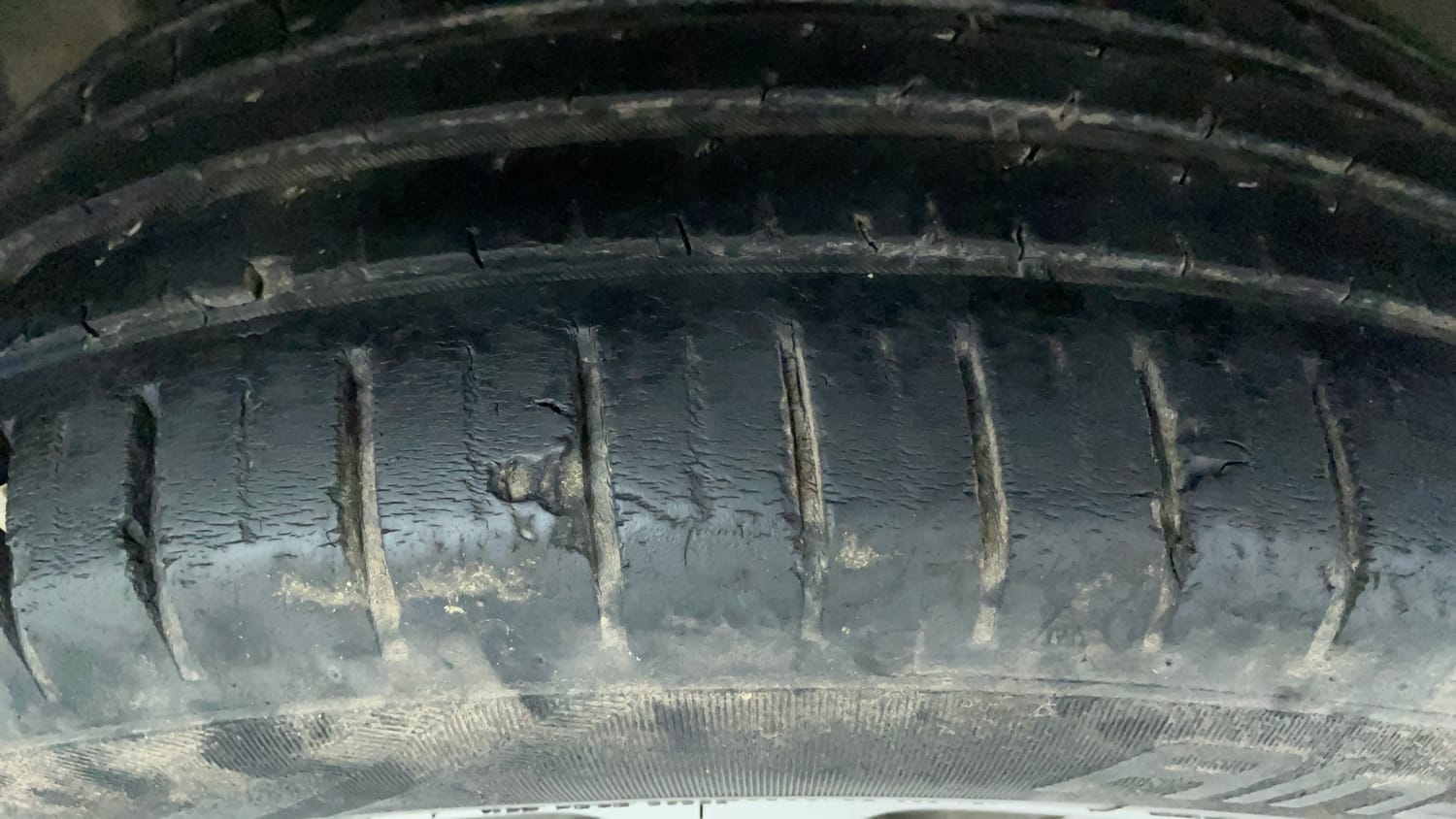 Used 2023 Maruti Suzuki Baleno Zeta MT CNG Cng Manual tyres RIGHT REAR TYRE TREAD VIEW