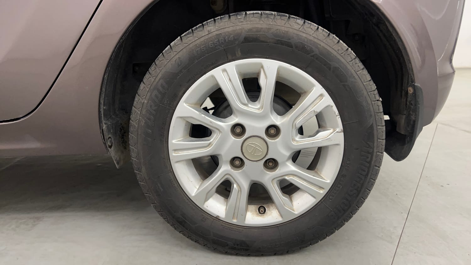 Used 2018 Tata Tiago Revotron XZA Petrol Automatic tyres LEFT REAR TYRE RIM VIEW
