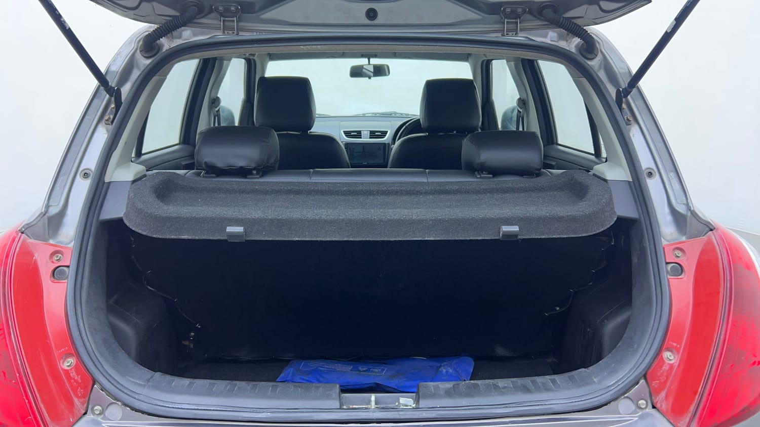 Used 2014 Maruti Suzuki Swift VDi Diesel Manual interior DICKY INSIDE VIEW