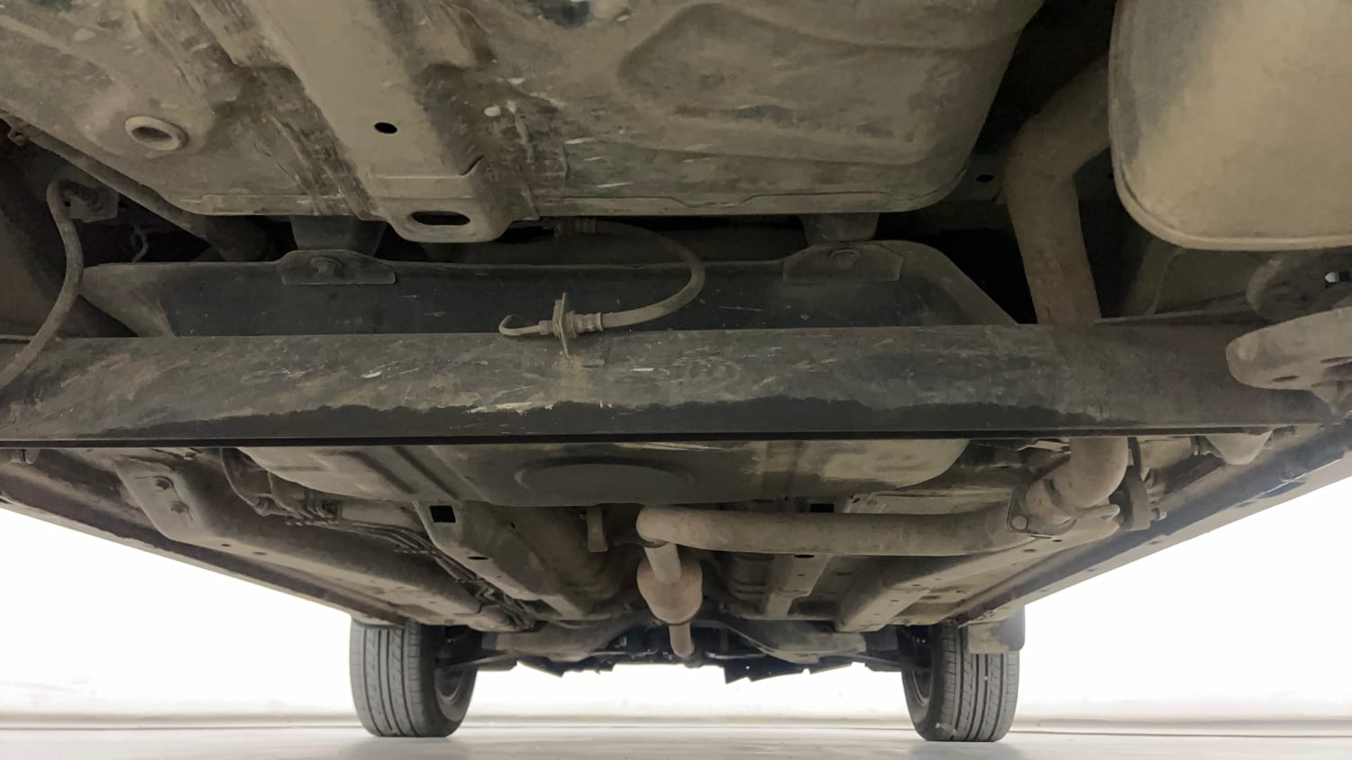 Used 2020 Tata Nexon XZA Plus (O) Dual Tone Petrol Automatic extra REAR UNDERBODY VIEW (TAKEN FROM REAR)