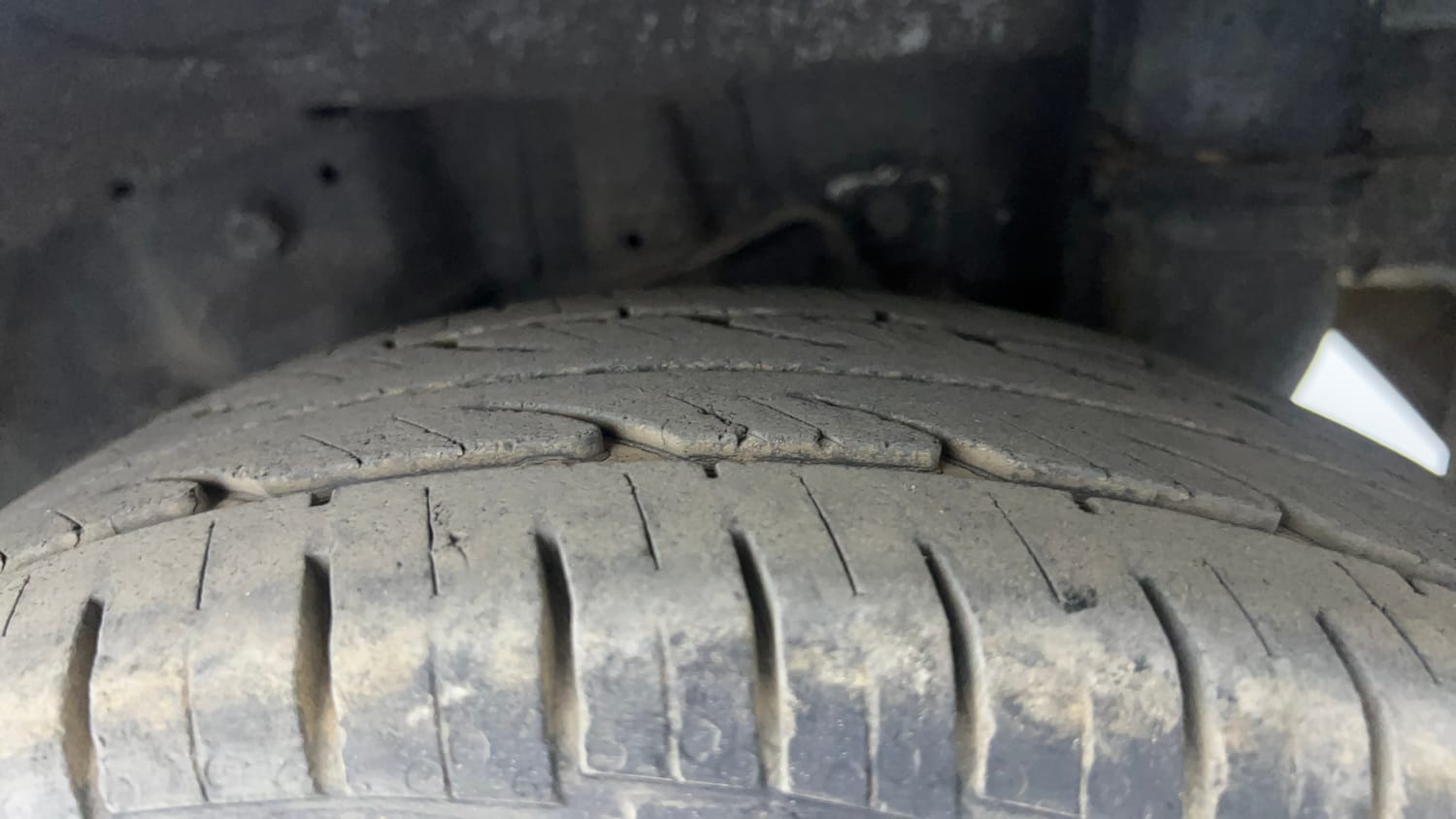 Used 2015 Hyundai Eon D-Lite + Petrol Manual tyres LEFT REAR TYRE TREAD VIEW