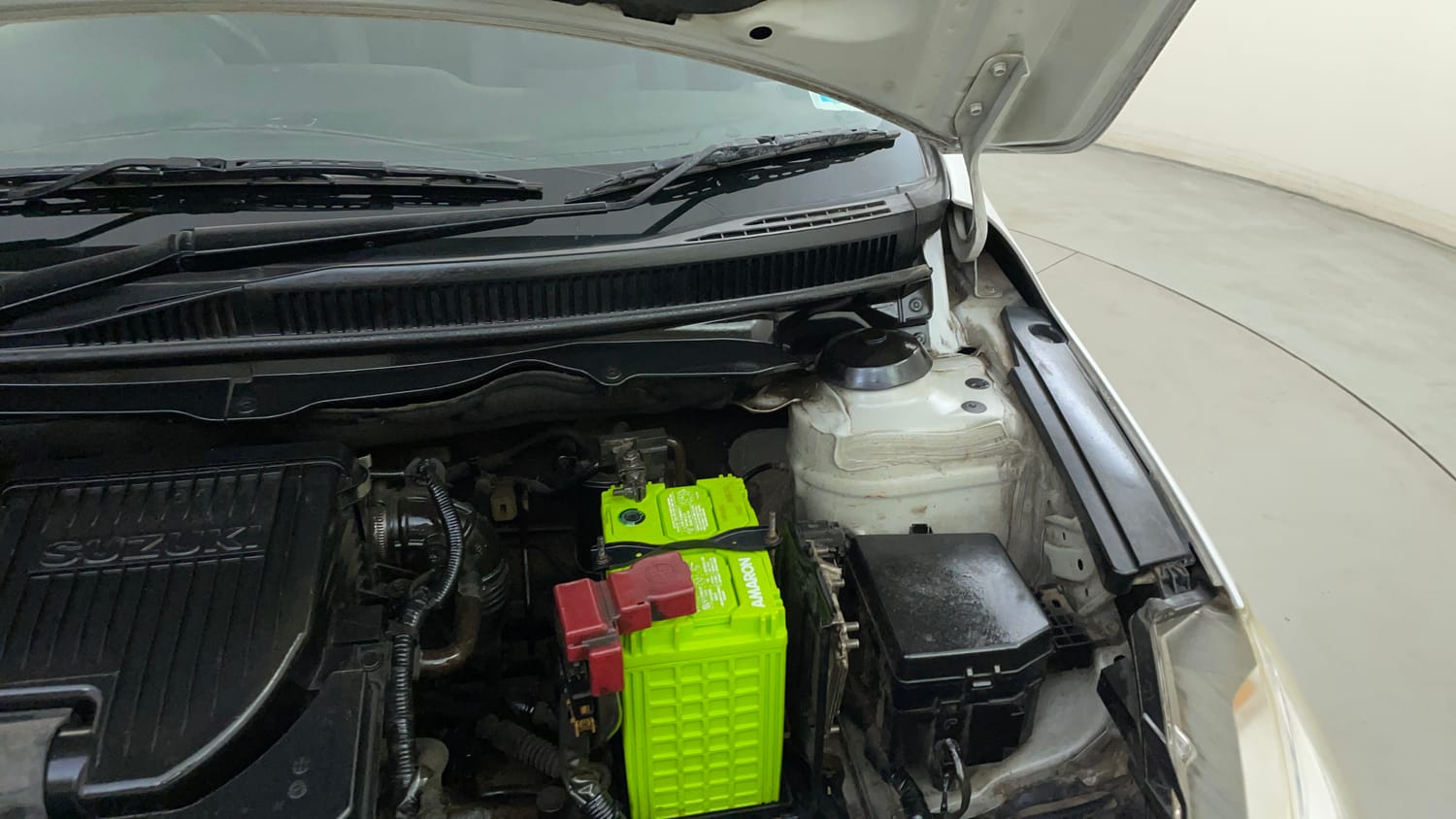 Used 2015 Maruti Suzuki Ciaz ZXi+ RS Petrol Manual engine ENGINE LEFT SIDE HINGE & APRON VIEW