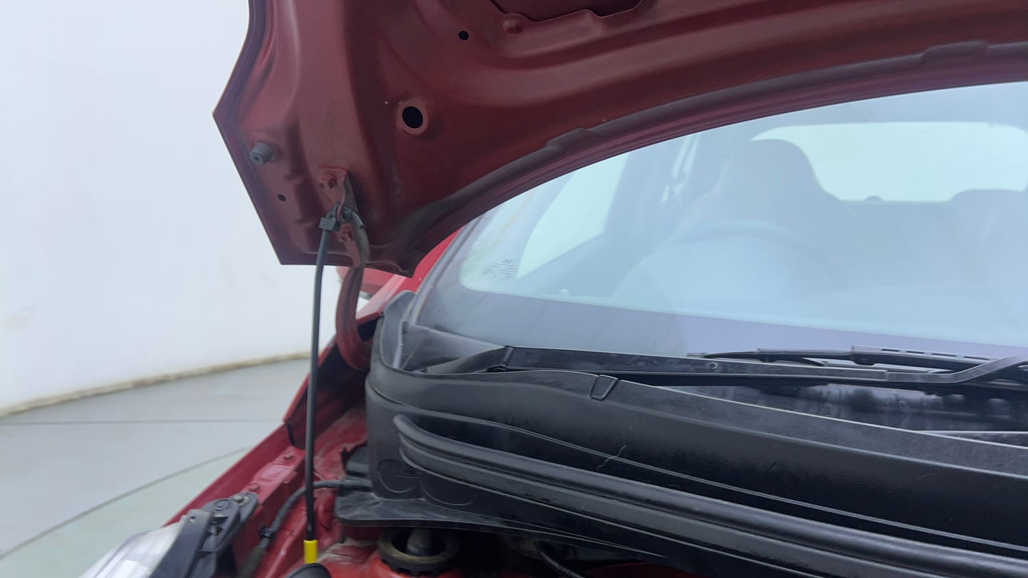 Used 2017 Hyundai Grand i10 Sportz (O) 1.2 Kappa VTVT Petrol Manual engine ENGINE RIGHT SIDE HINGE & APRON VIEW
