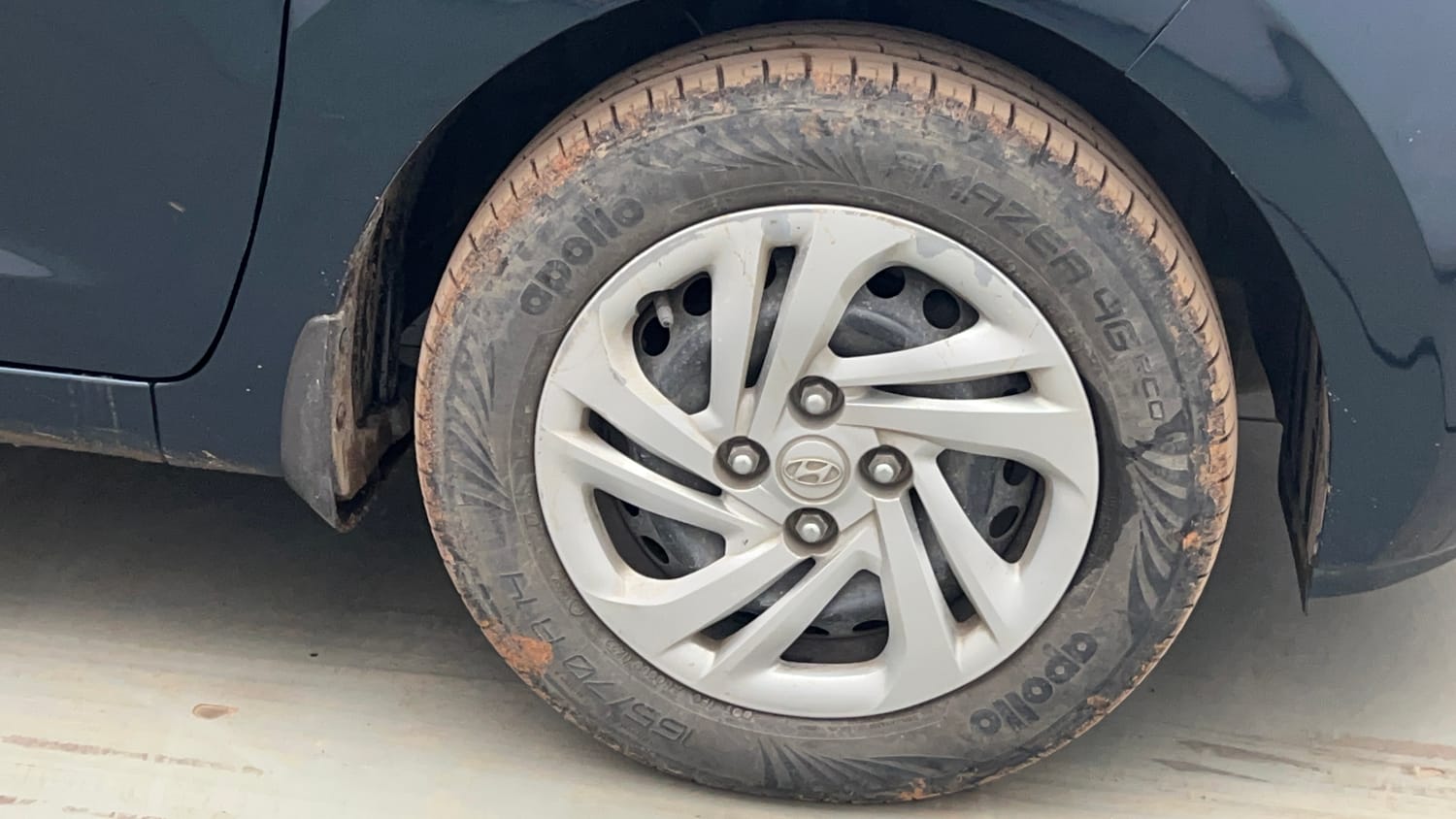 Used 2022 Hyundai Grand i10 Nios Magna AMT 1.2 Kappa VTVT Petrol Automatic tyres RIGHT FRONT TYRE RIM VIEW