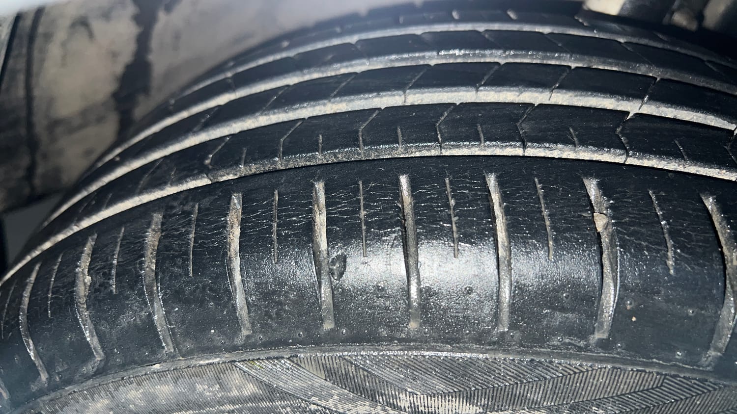Used 2019 Toyota Glanza G CVT Petrol Automatic tyres RIGHT FRONT TYRE TREAD VIEW