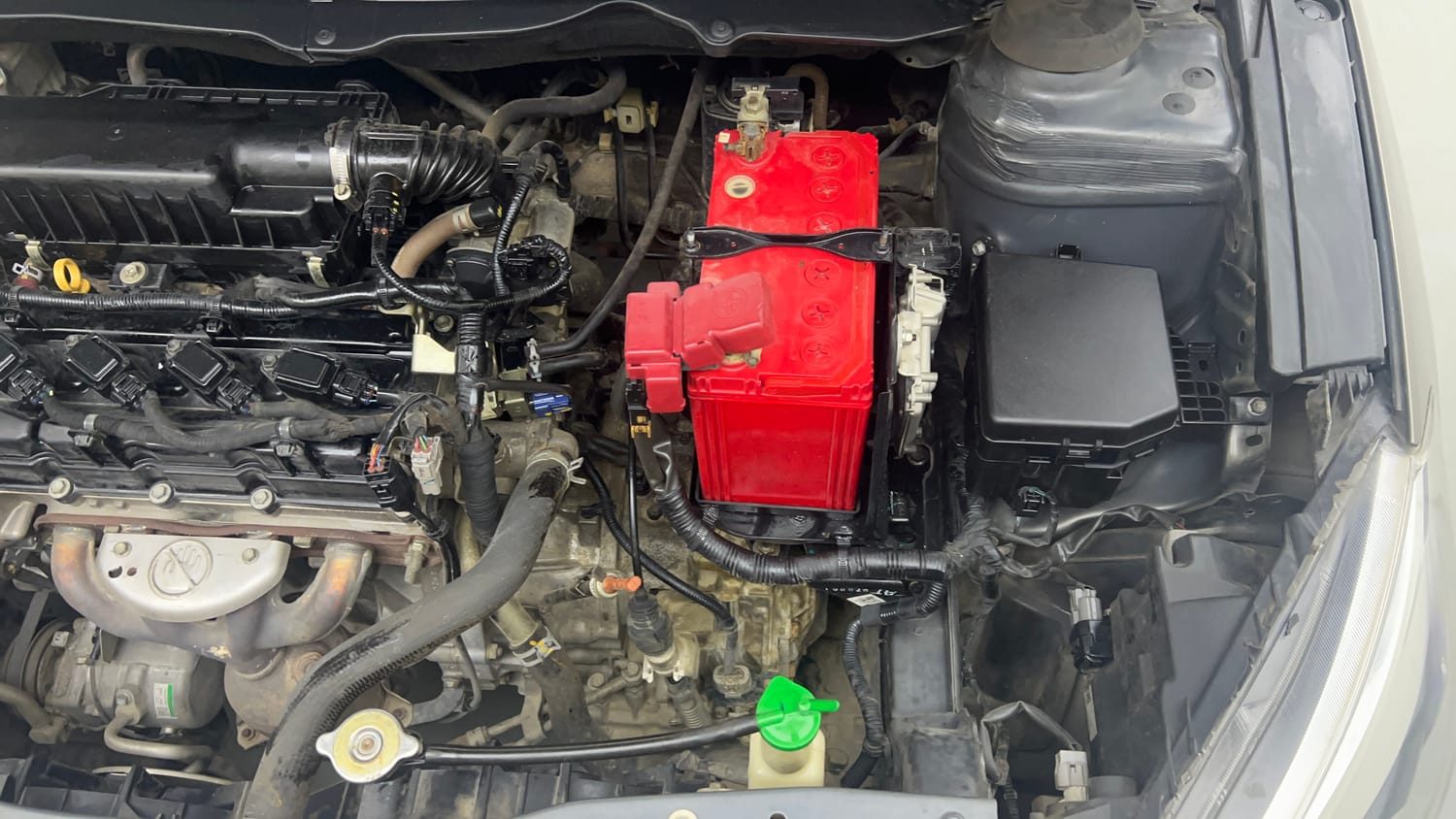 Used 2019 Maruti Suzuki Ciaz Alpha Hybrid 1.5 AT Petrol Automatic engine ENGINE LEFT SIDE VIEW