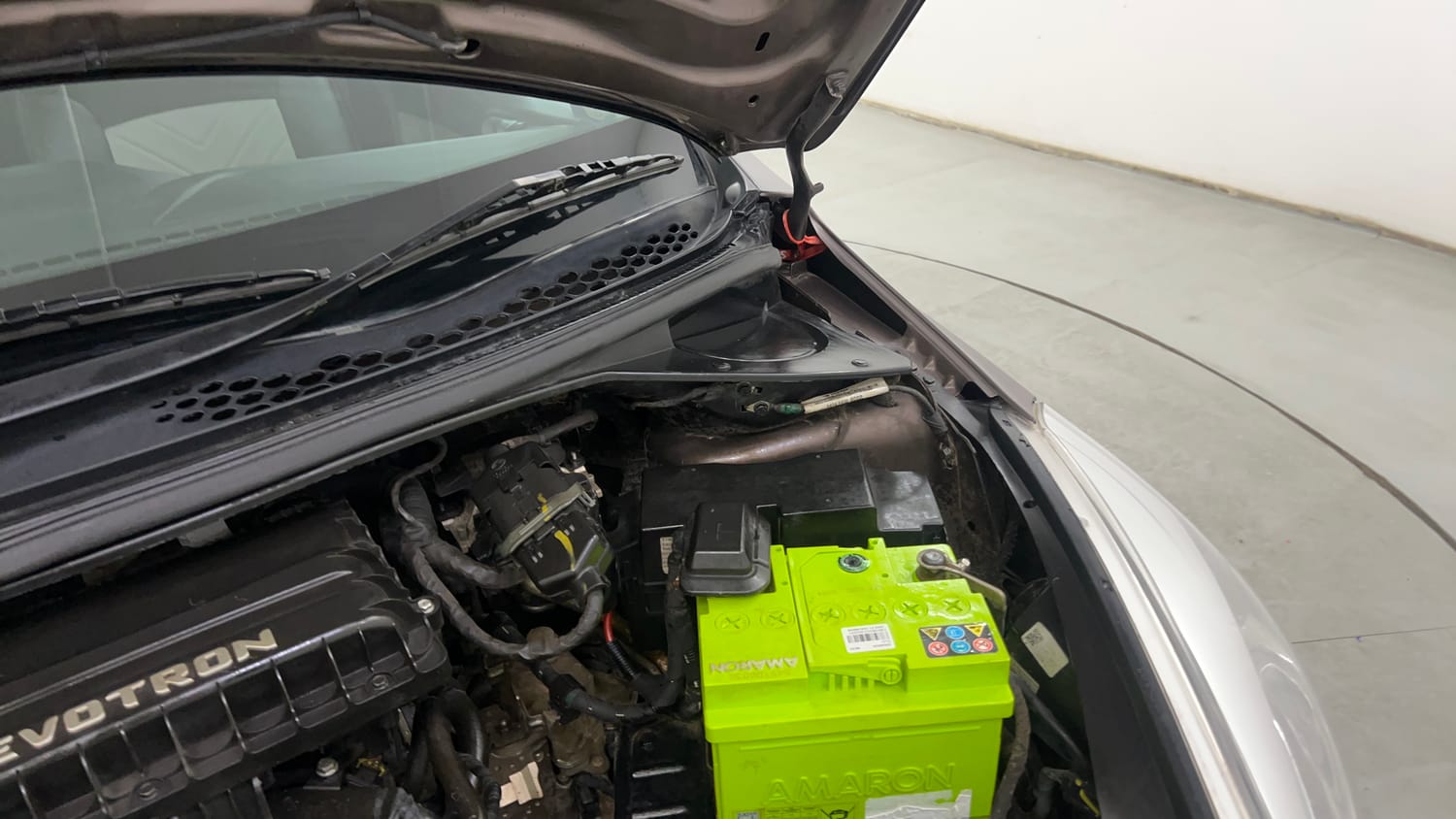 Used 2018 Tata Tiago Revotron XZA Petrol Automatic engine ENGINE LEFT SIDE HINGE & APRON VIEW
