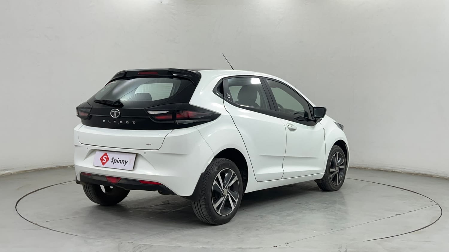 Used 2024 Tata Altroz XZA Plus Petrol Petrol Automatic exterior RIGHT REAR CORNER VIEW