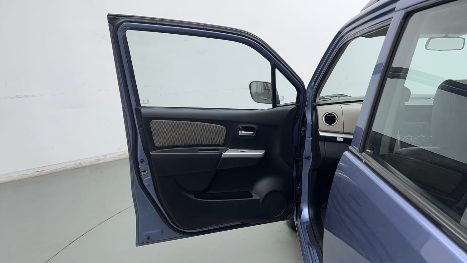 Used 2015 Maruti Suzuki Wagon R LXI Petrol Manual interior LEFT FRONT DOOR OPEN VIEW