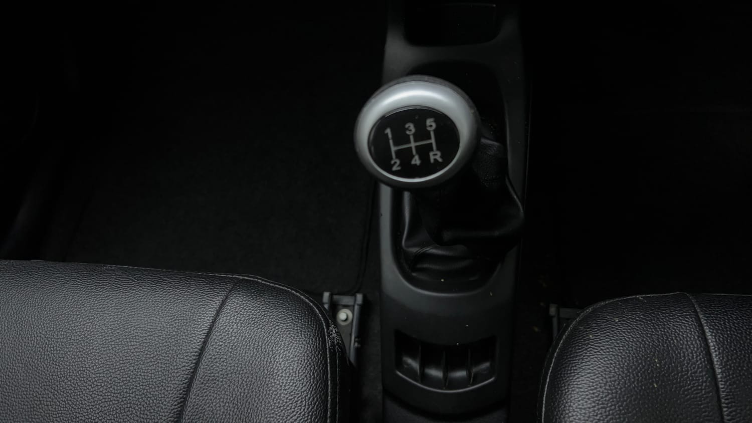 Used 2015 Maruti Suzuki Wagon R LXI Petrol Manual interior GEAR  KNOB VIEW