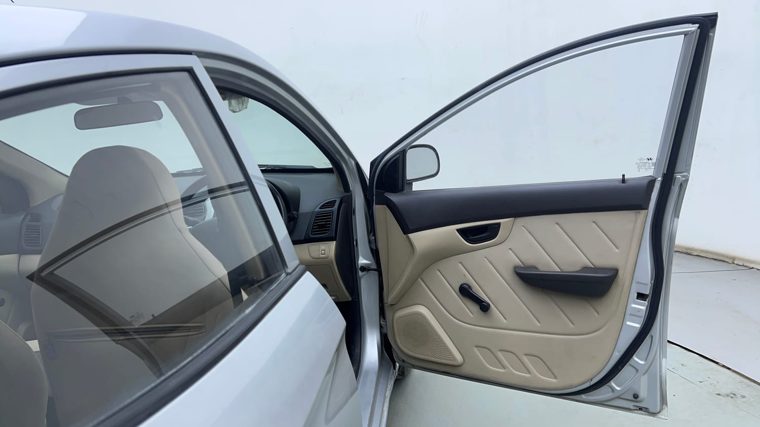 Used 2015 Hyundai Eon D-Lite + Petrol Manual interior RIGHT FRONT DOOR OPEN VIEW