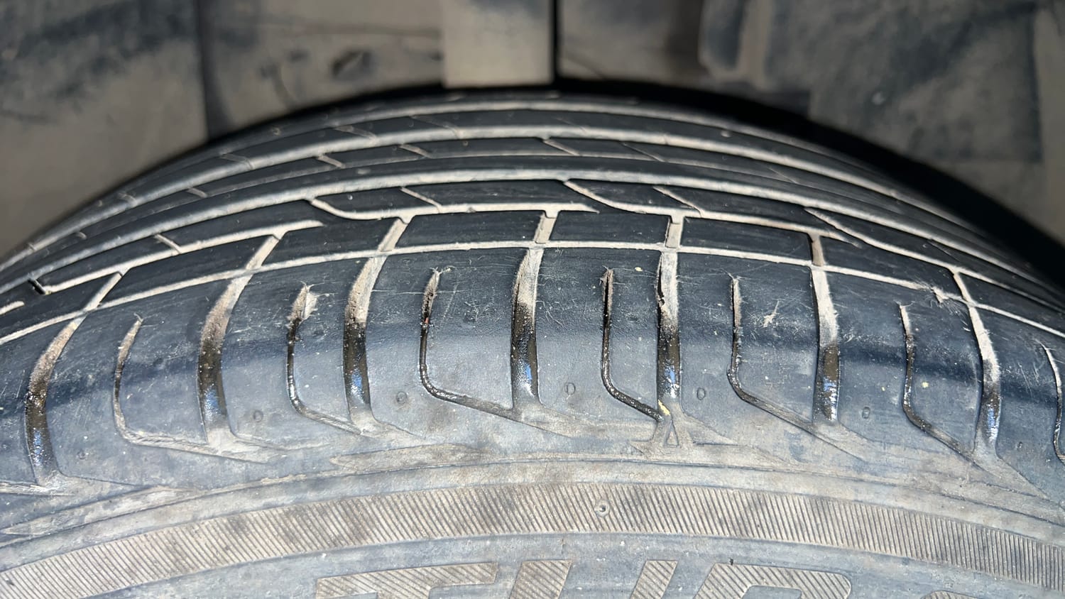 Used 2022 Tata Nexon XZA Plus Petrol Automatic tyres RIGHT FRONT TYRE TREAD VIEW
