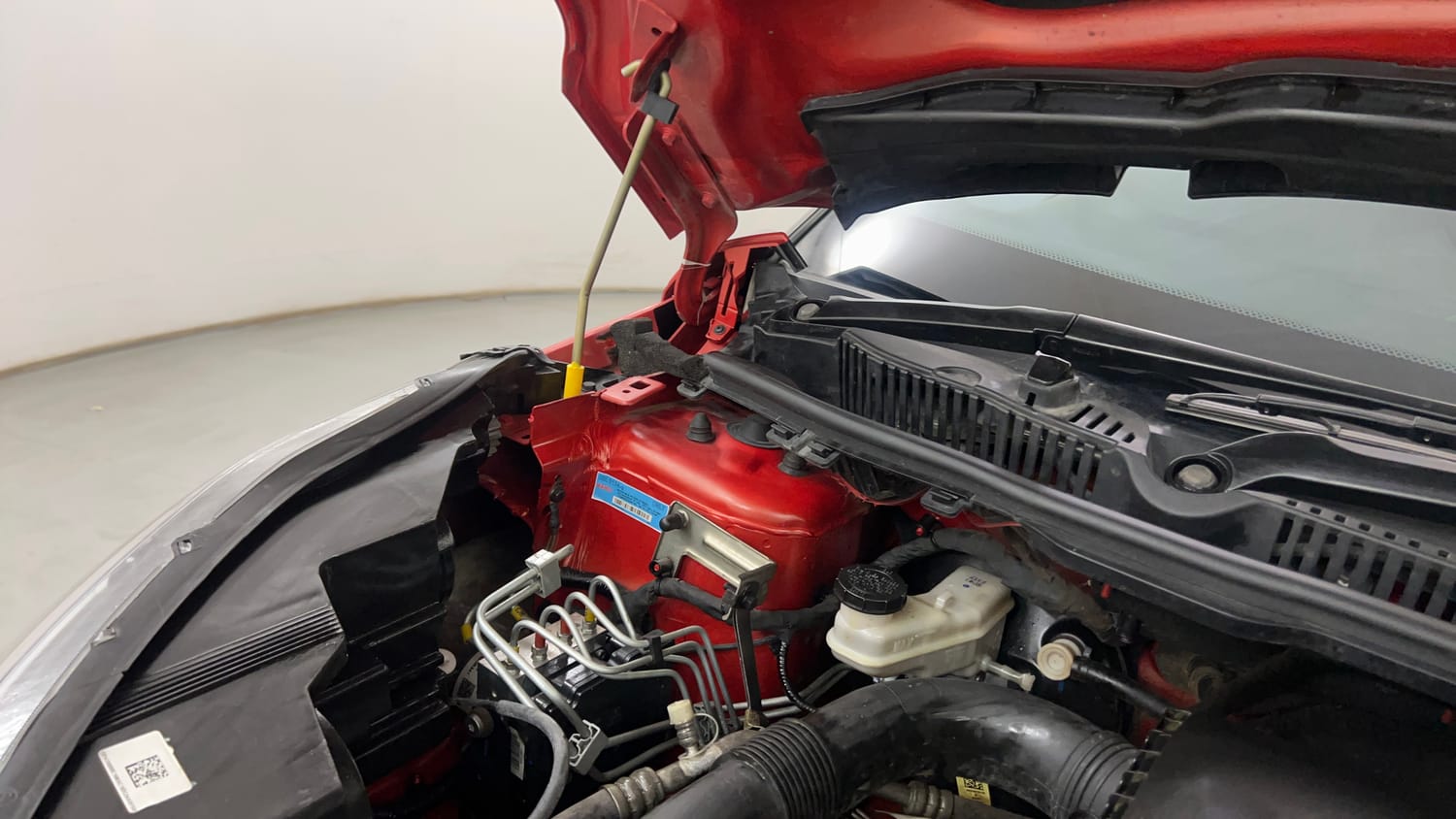 Used 2020 Tata Nexon XZA Plus (O) Dual Tone Petrol Automatic engine ENGINE RIGHT SIDE HINGE & APRON VIEW