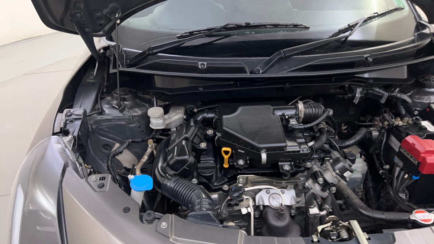 Used 2024 Maruti Suzuki Swift ZXi Plus AMT Petrol Automatic engine ENGINE RIGHT SIDE HINGE & APRON VIEW