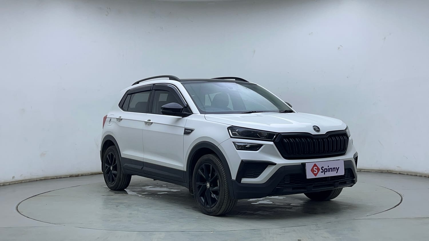 Used 2025 Skoda Kushaq Sportline 1.0 TSI MT Dual Tone Petrol Manual exterior RIGHT FRONT CORNER VIEW