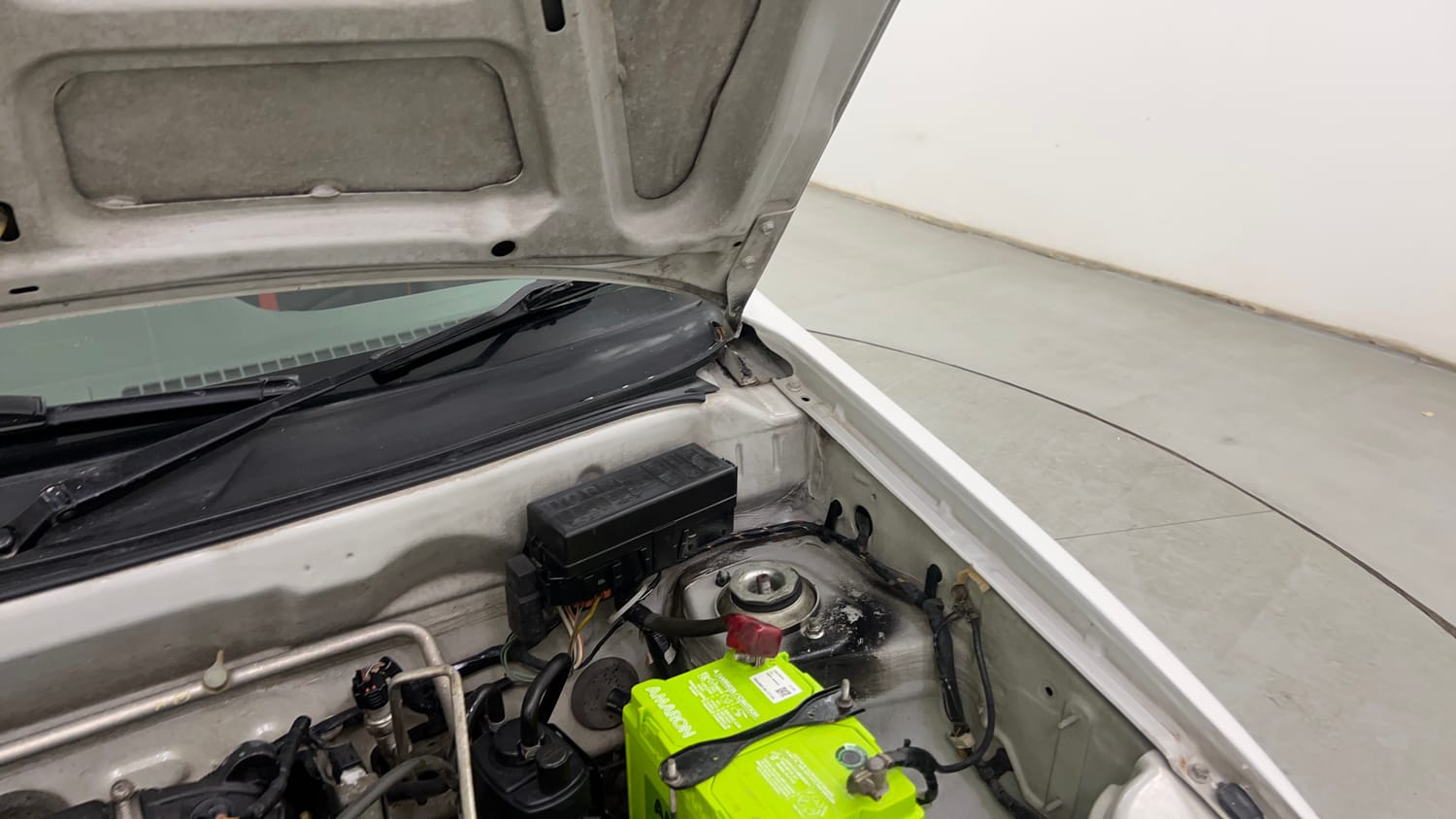 Used 2014 Maruti Suzuki Alto K10 VXi Petrol Manual engine ENGINE LEFT SIDE HINGE & APRON VIEW