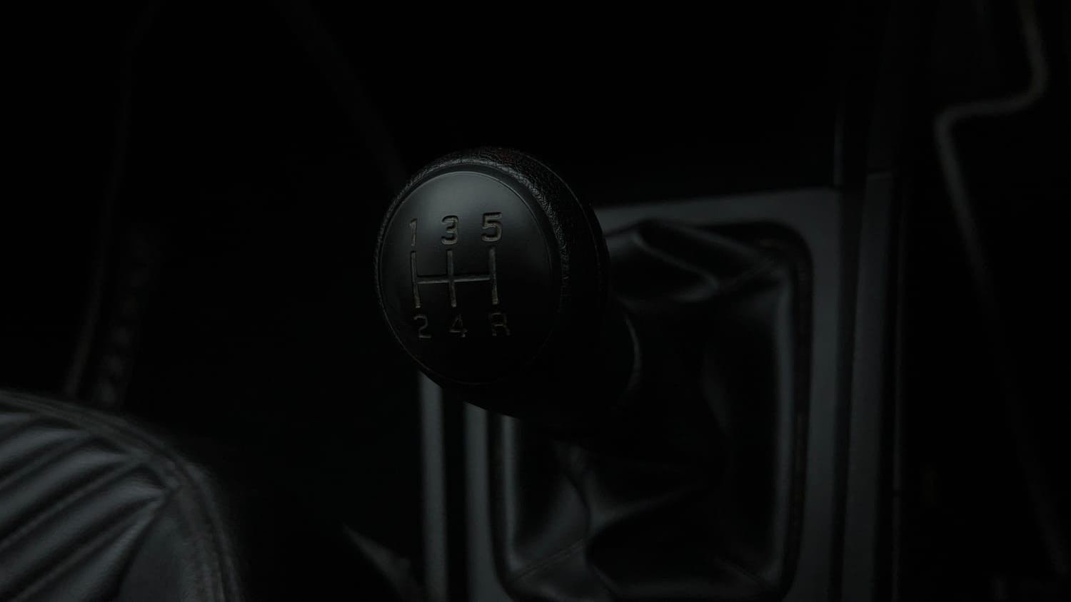 Used 2021 maruti-suzuki Vitara Brezza LXi Petrol Manual interior GEAR  KNOB VIEW