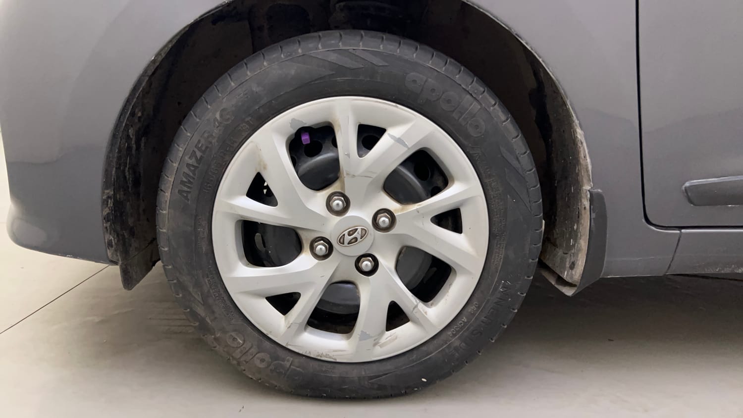 Used 2020 Hyundai Grand i10 Sportz 1.2 Kappa VTVT Petrol Manual tyres LEFT FRONT TYRE RIM VIEW