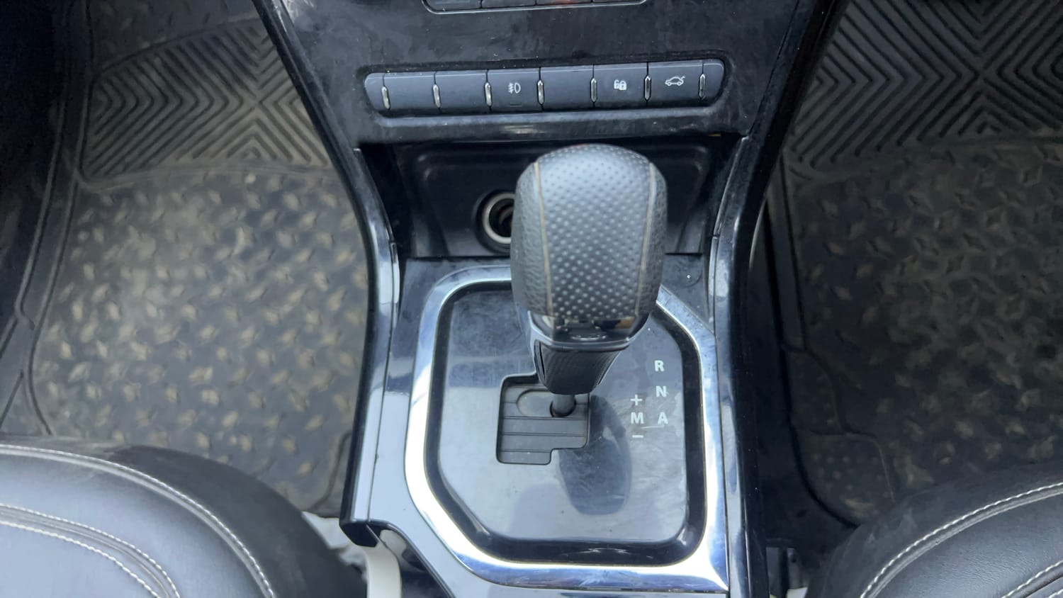 Used 2022 Tata Nexon XZA Plus Petrol Automatic interior GEAR  KNOB VIEW