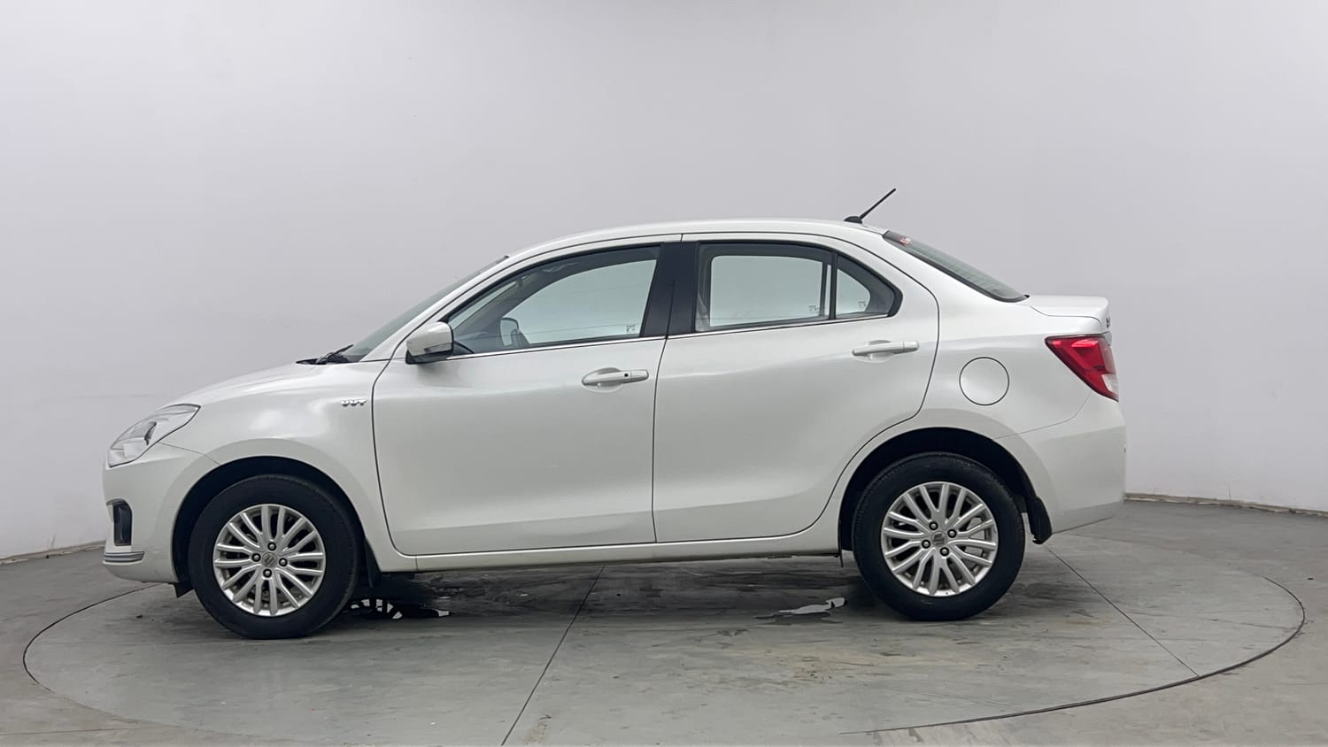 Used 2018 Maruti Suzuki Dzire ZXi Petrol Manual exterior LEFT SIDE VIEW
