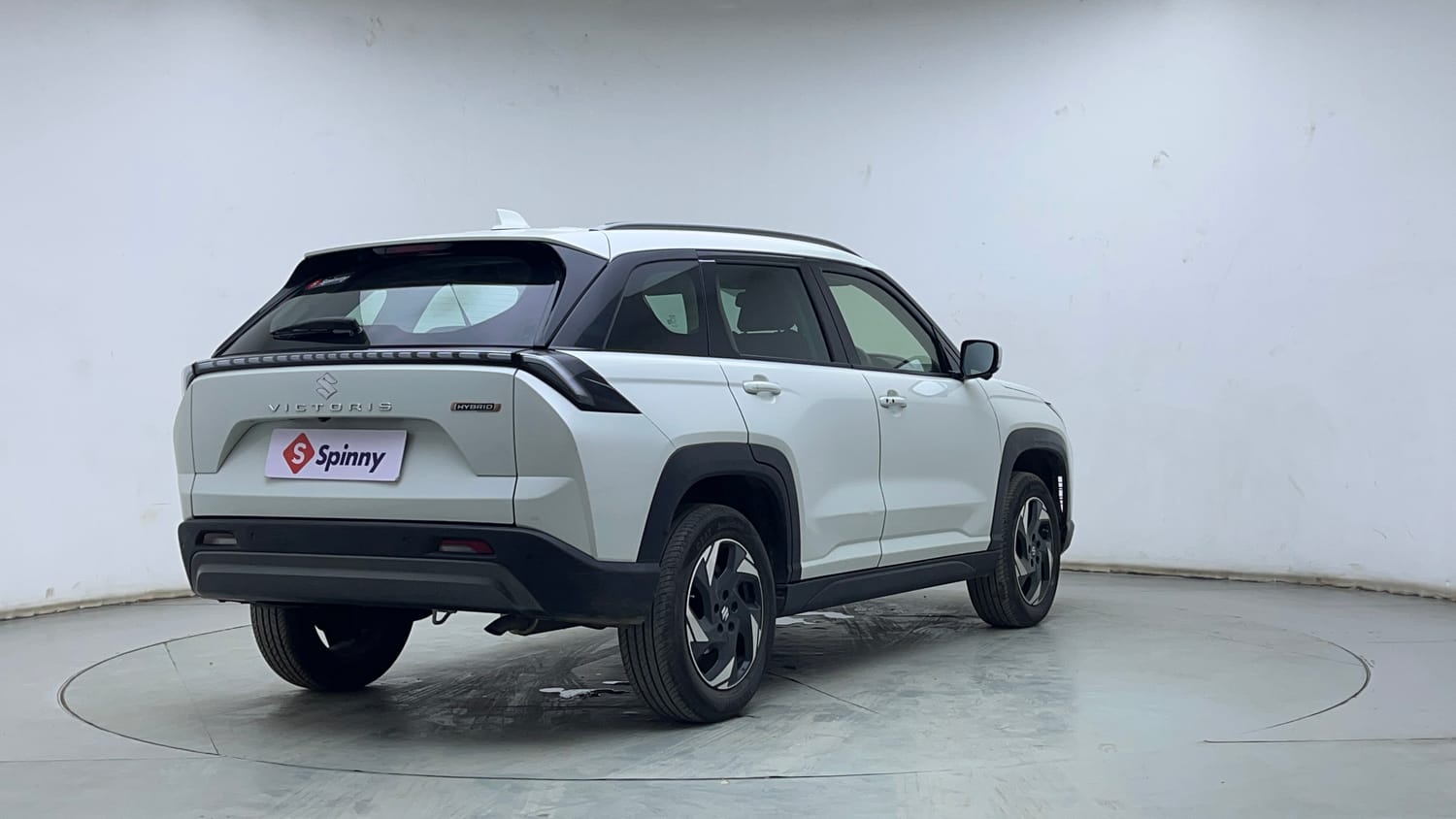 Used 2025 Maruti Suzuki Victoris ZXI+ THS 2W Hybrid Automatic exterior RIGHT REAR CORNER VIEW