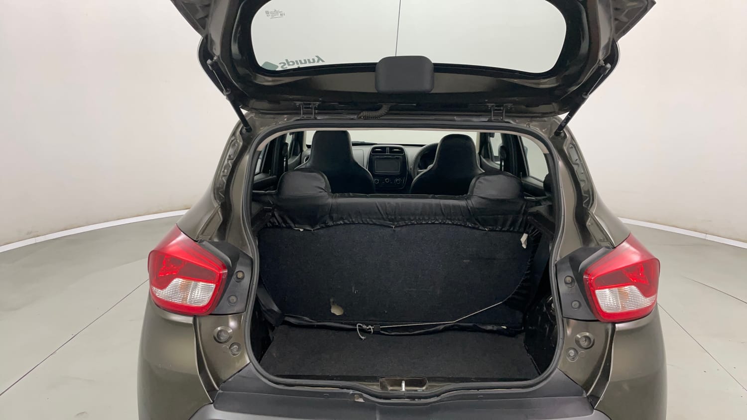 Used 2018 Renault Kwid 1.0 RXT Petrol Manual interior DICKY INSIDE VIEW