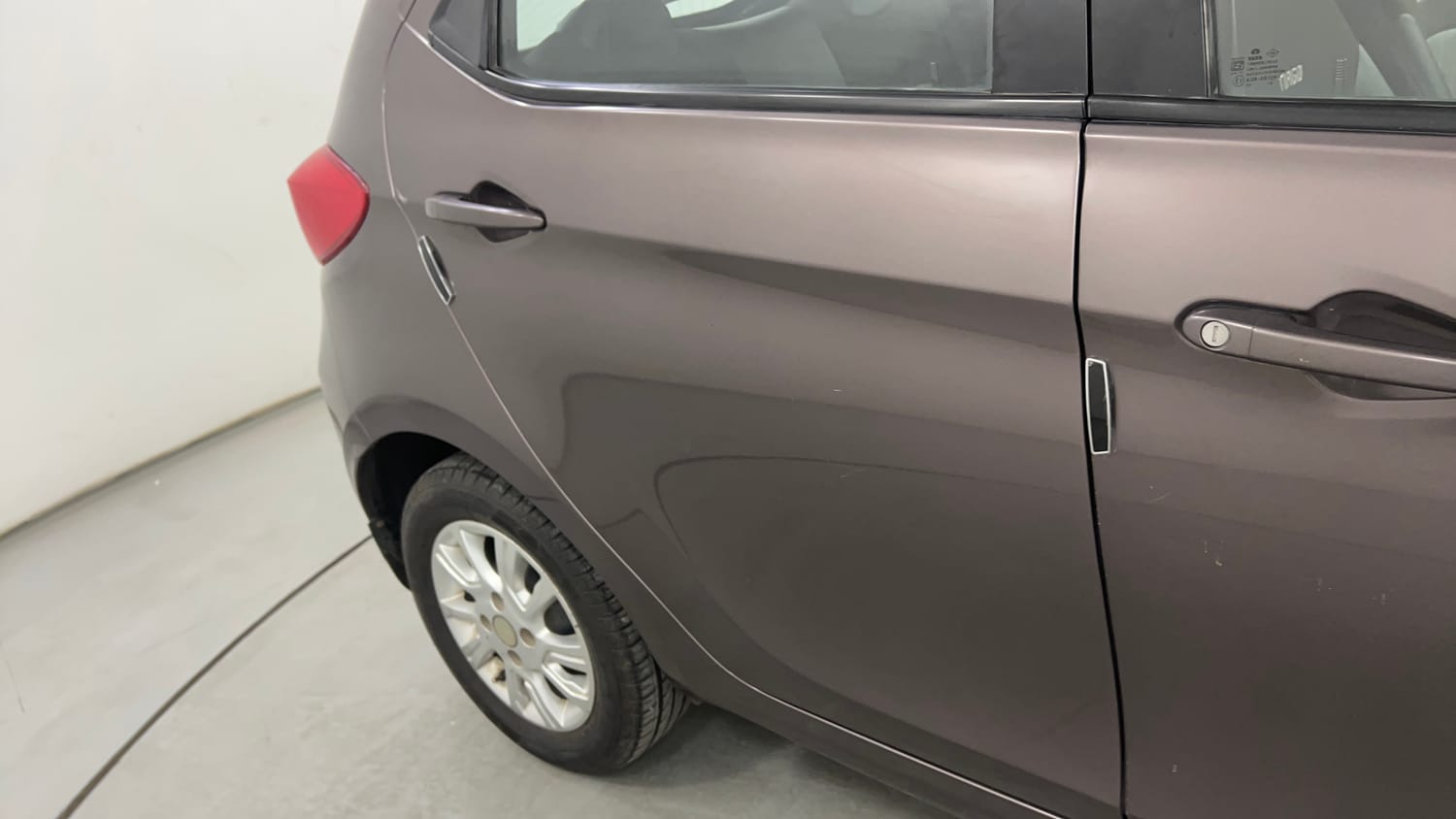 Used 2018 Tata Tiago Revotron XZA Petrol Automatic dents MINOR DENT