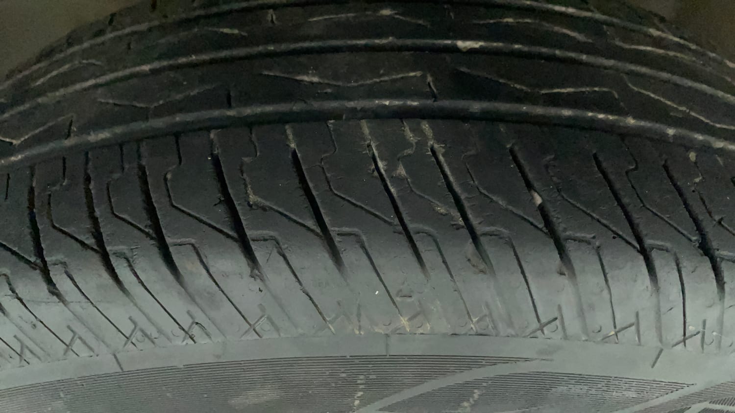 Used 2024 Tata Punch Adventure Rhythm CNG Cng Manual tyres LEFT FRONT TYRE TREAD VIEW