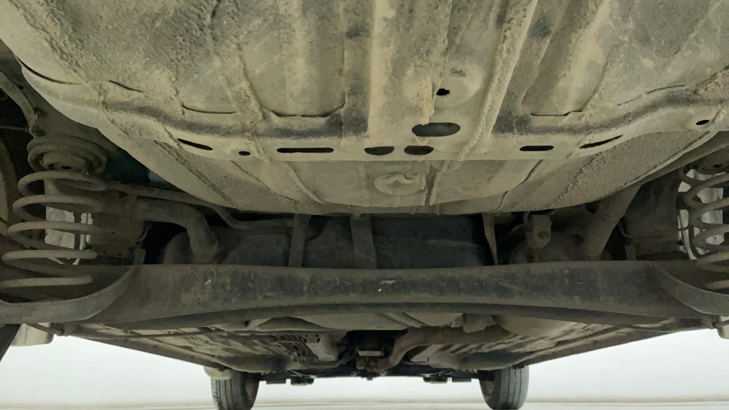 Used 2020 Honda Amaze 1.2 VX CVT Petrol Petrol Automatic extra REAR UNDERBODY VIEW (TAKEN FROM REAR)