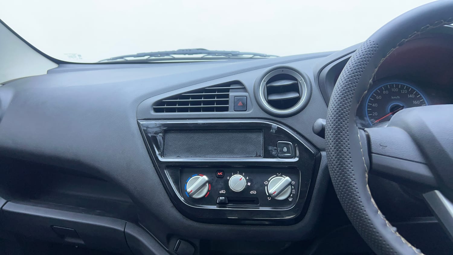 Used 2018 Datsun Redi-GO T (O) Petrol Manual interior MUSIC SYSTEM & AC CONTROL VIEW
