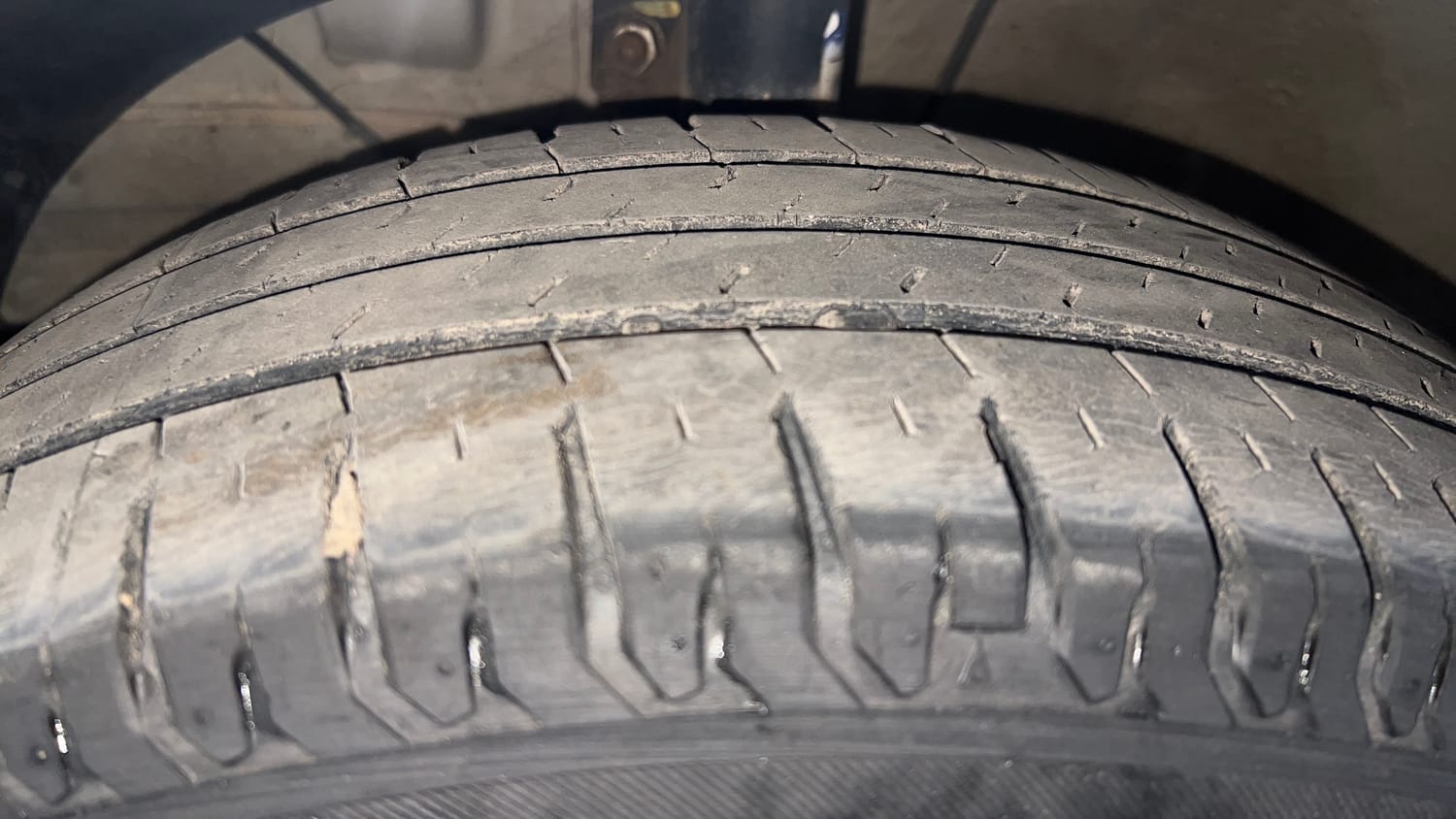 Used 2018 Maruti Suzuki Dzire ZXi Petrol Manual tyres LEFT FRONT TYRE TREAD VIEW