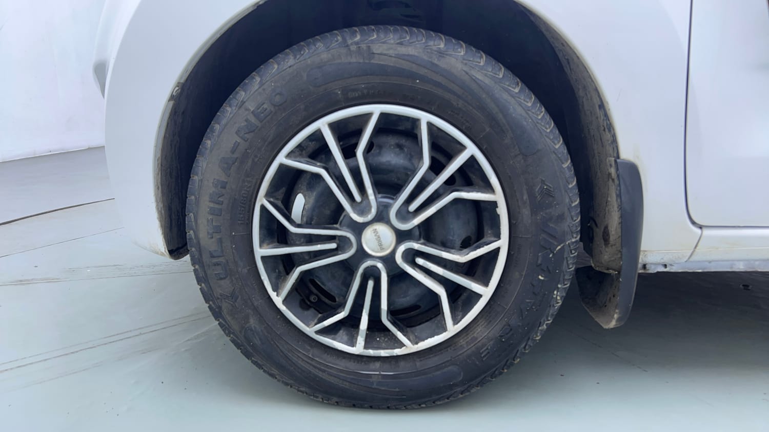 Used 2018 Datsun Redi-GO T (O) Petrol Manual tyres LEFT FRONT TYRE RIM VIEW