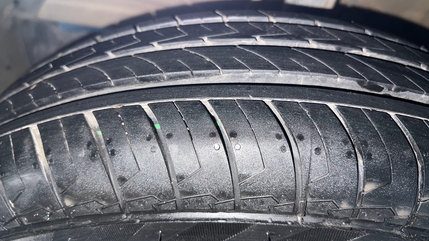 Used 2019 Maruti Suzuki Swift LXi Petrol Manual tyres LEFT FRONT TYRE TREAD VIEW